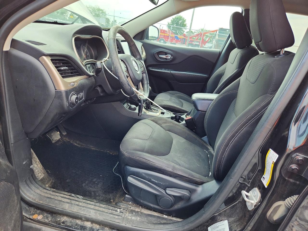 2015 Jeep Cherokee Latitude Черный vin: 1C4PJMCS5FW744943