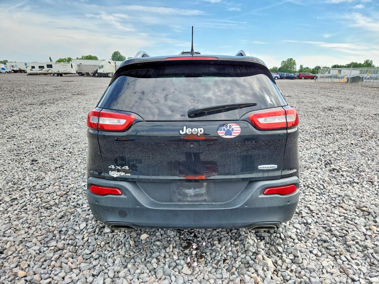 2015 Jeep Cherokee Latitude Черный vin: 1C4PJMCS5FW744943