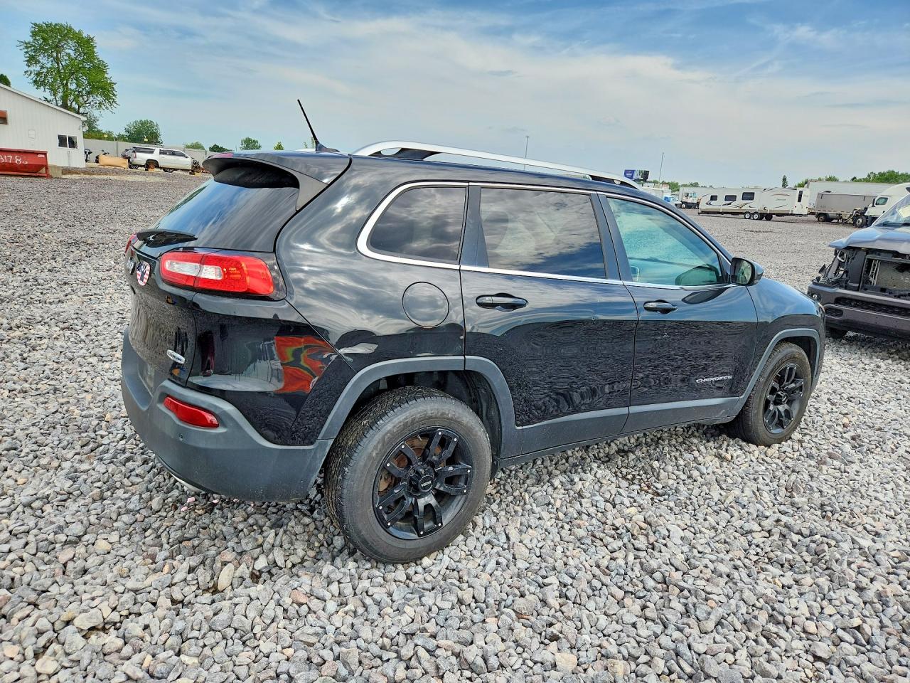 2015 Jeep Cherokee Latitude Черный vin: 1C4PJMCS5FW744943