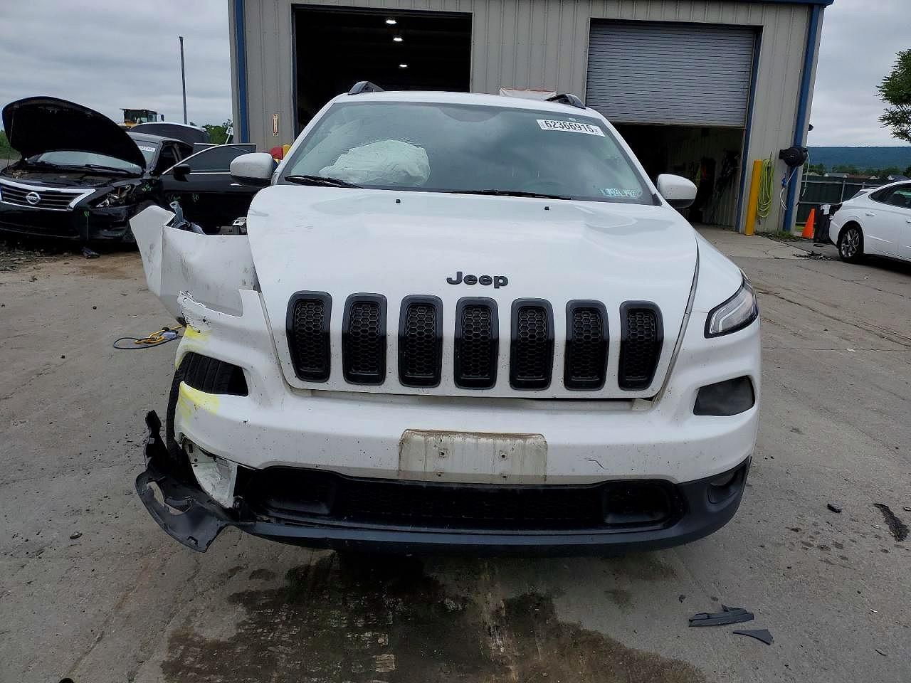 2015 Jeep Cherokee Latitude White vin: 1C4PJMCS5FW750659