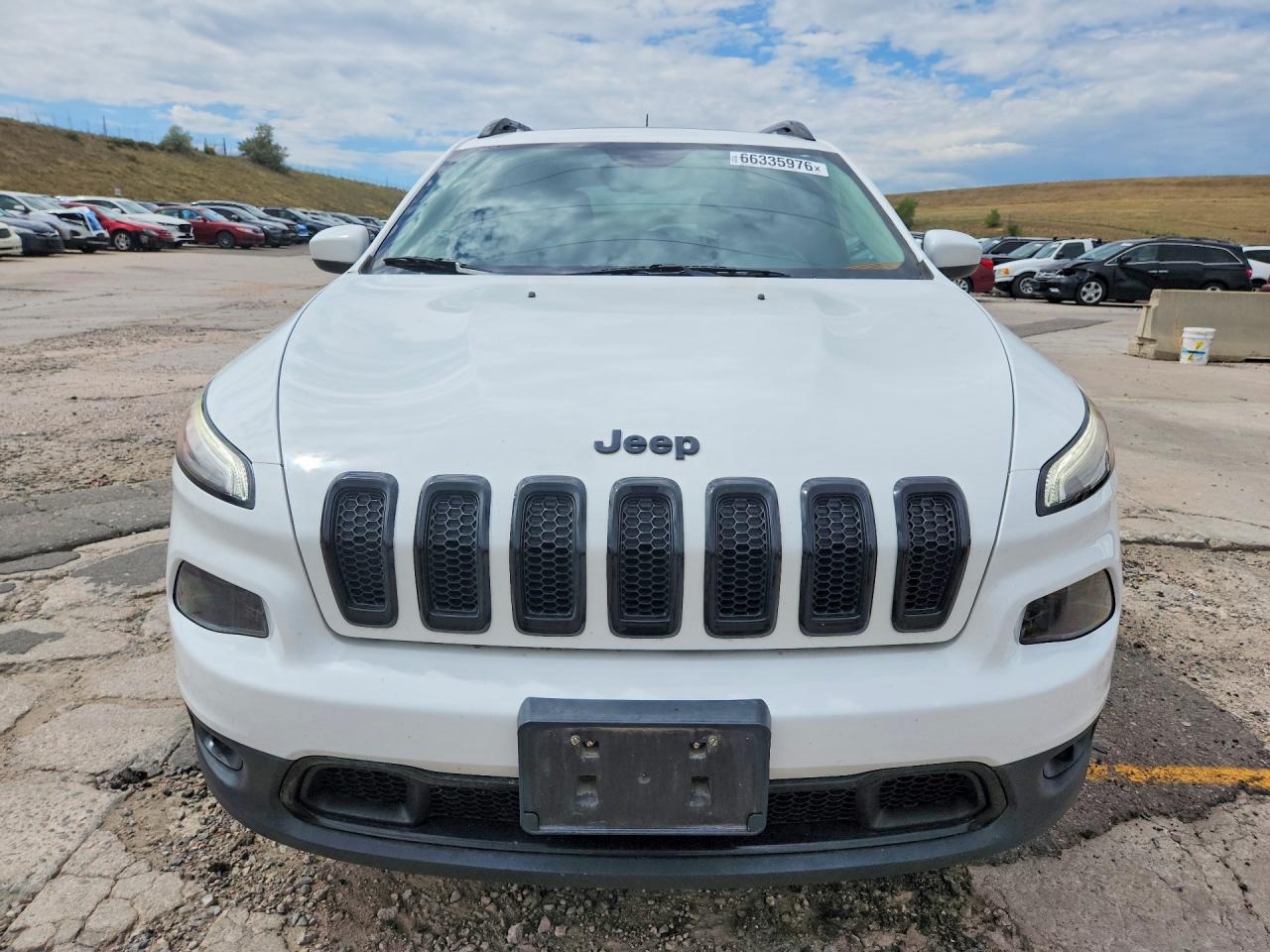 2015 Jeep Cherokee Latitude White vin: 1C4PJMCS5FW792989