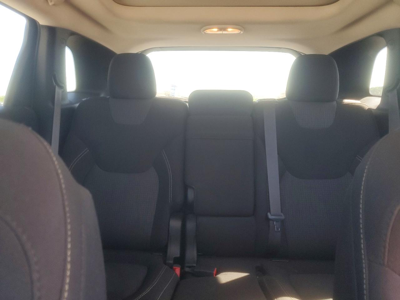 2016 Jeep Cherokee Latitude Gray vin: 1C4PJMCS5GW105091