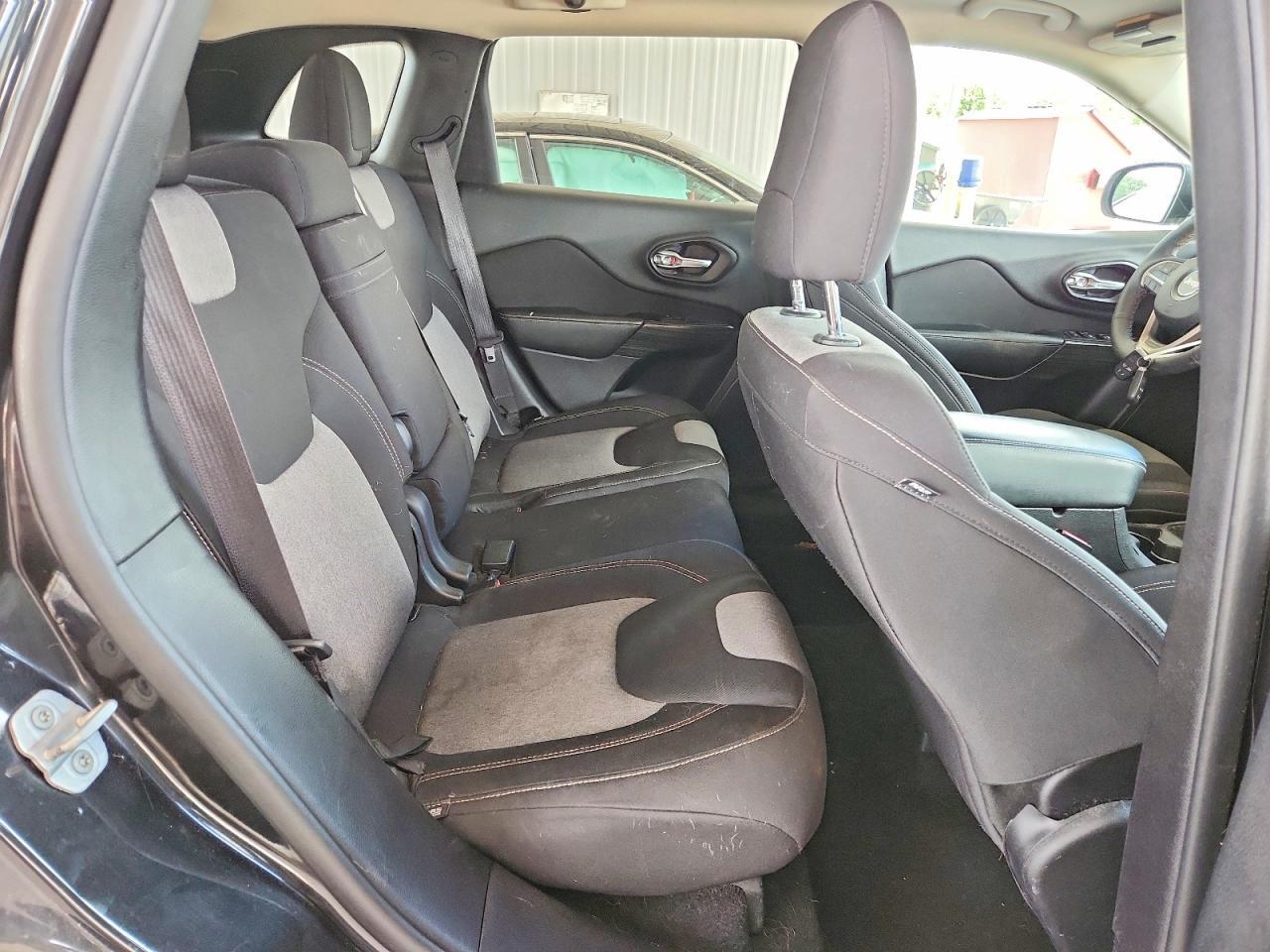 2014 Jeep Cherokee Latitude Black vin: 1C4PJMCS6EW128246