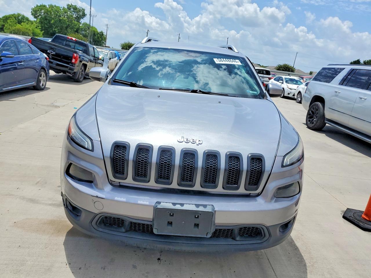 2014 Jeep Cherokee Latitude Silver vin: 1C4PJMCS6EW146620