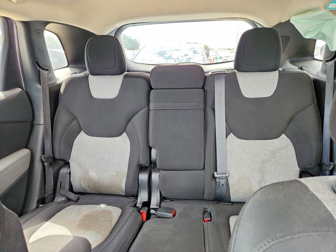 2014 Jeep Cherokee Latitude Silver vin: 1C4PJMCS6EW146620