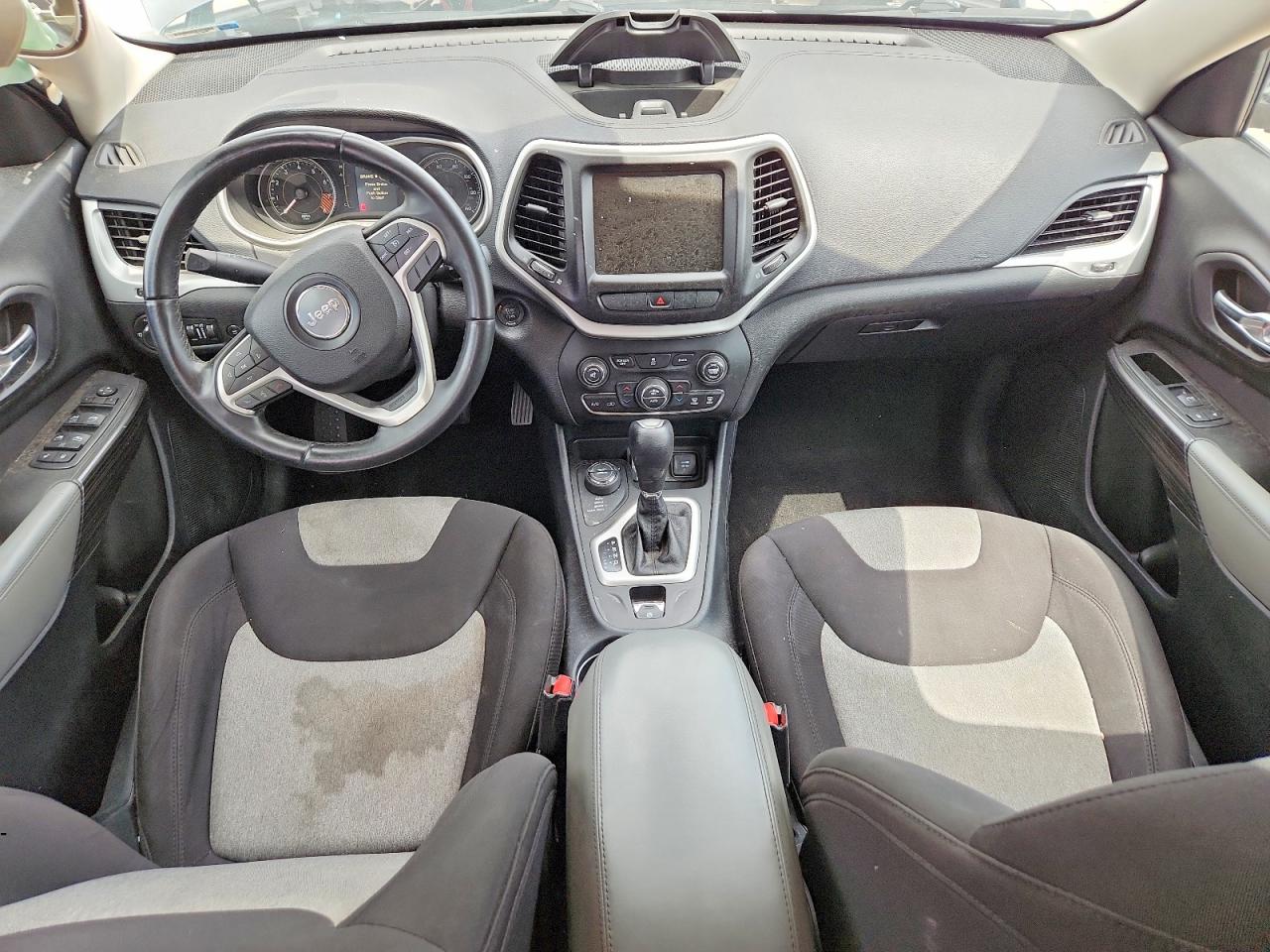 2014 Jeep Cherokee Latitude Silver vin: 1C4PJMCS6EW146620