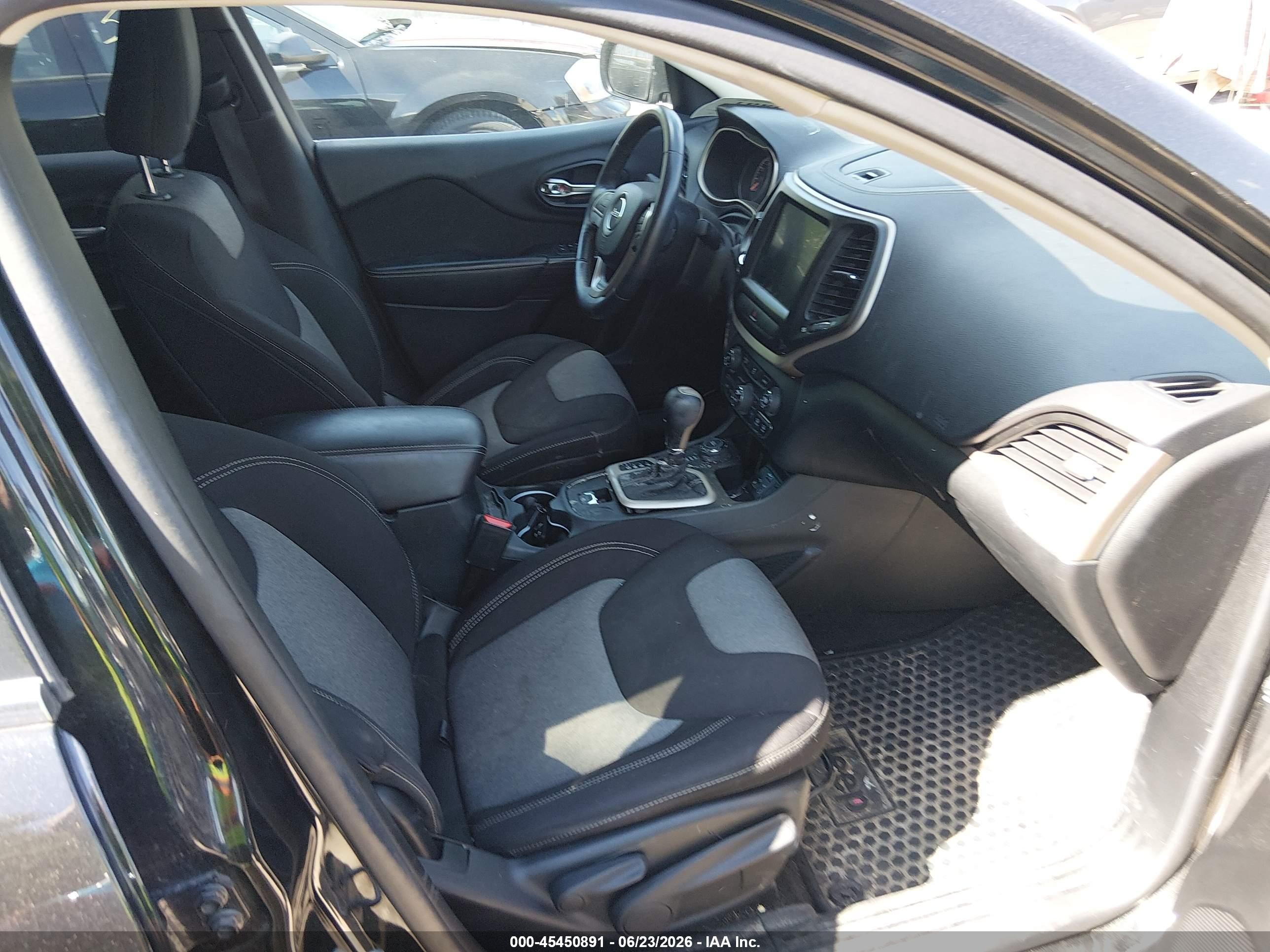 2014 Jeep Cherokee Latitude Black vin: 1C4PJMCS6EW219310