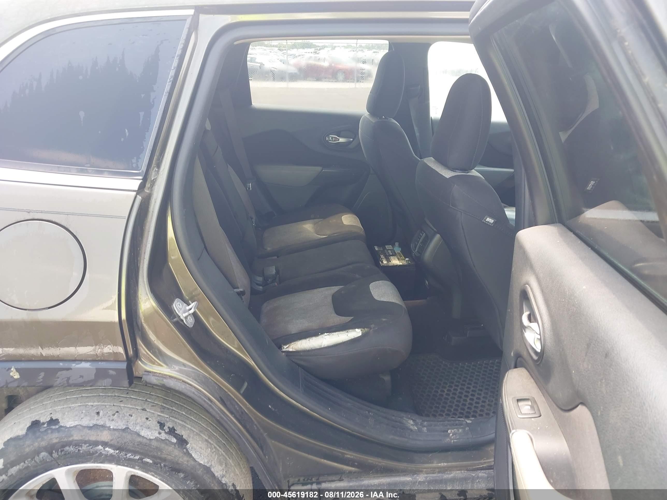 2014 Jeep Cherokee Latitude Зеленый vin: 1C4PJMCS6EW226788