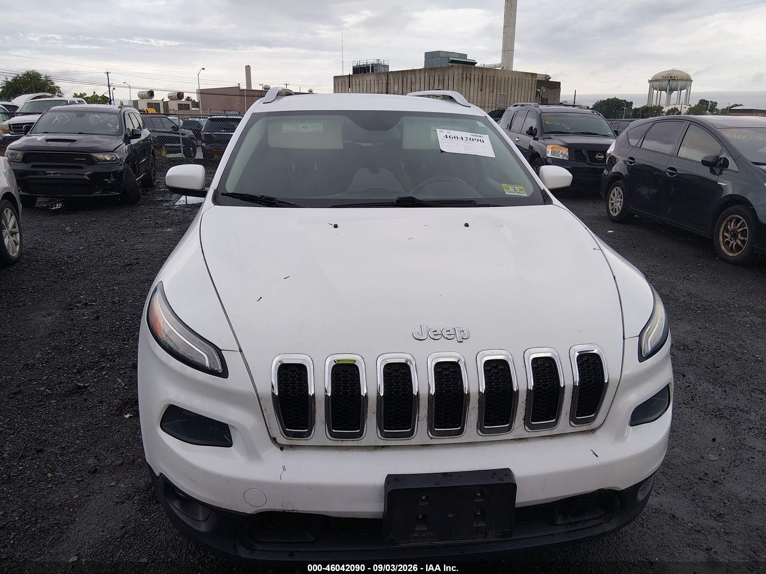2014 Jeep Cherokee Latitude White vin: 1C4PJMCS6EW226810