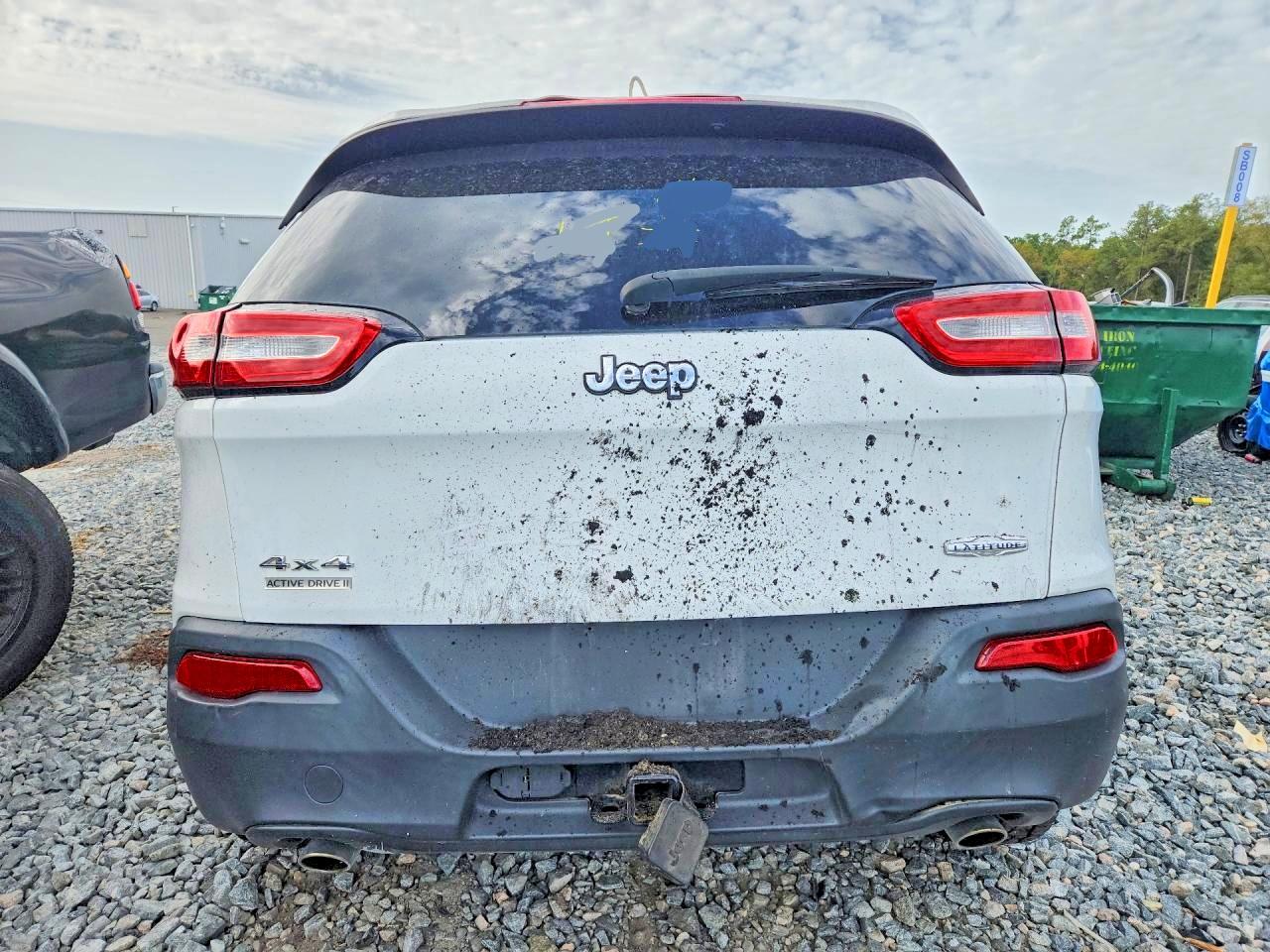 2014 Jeep Cherokee Latitude White vin: 1C4PJMCS6EW229187