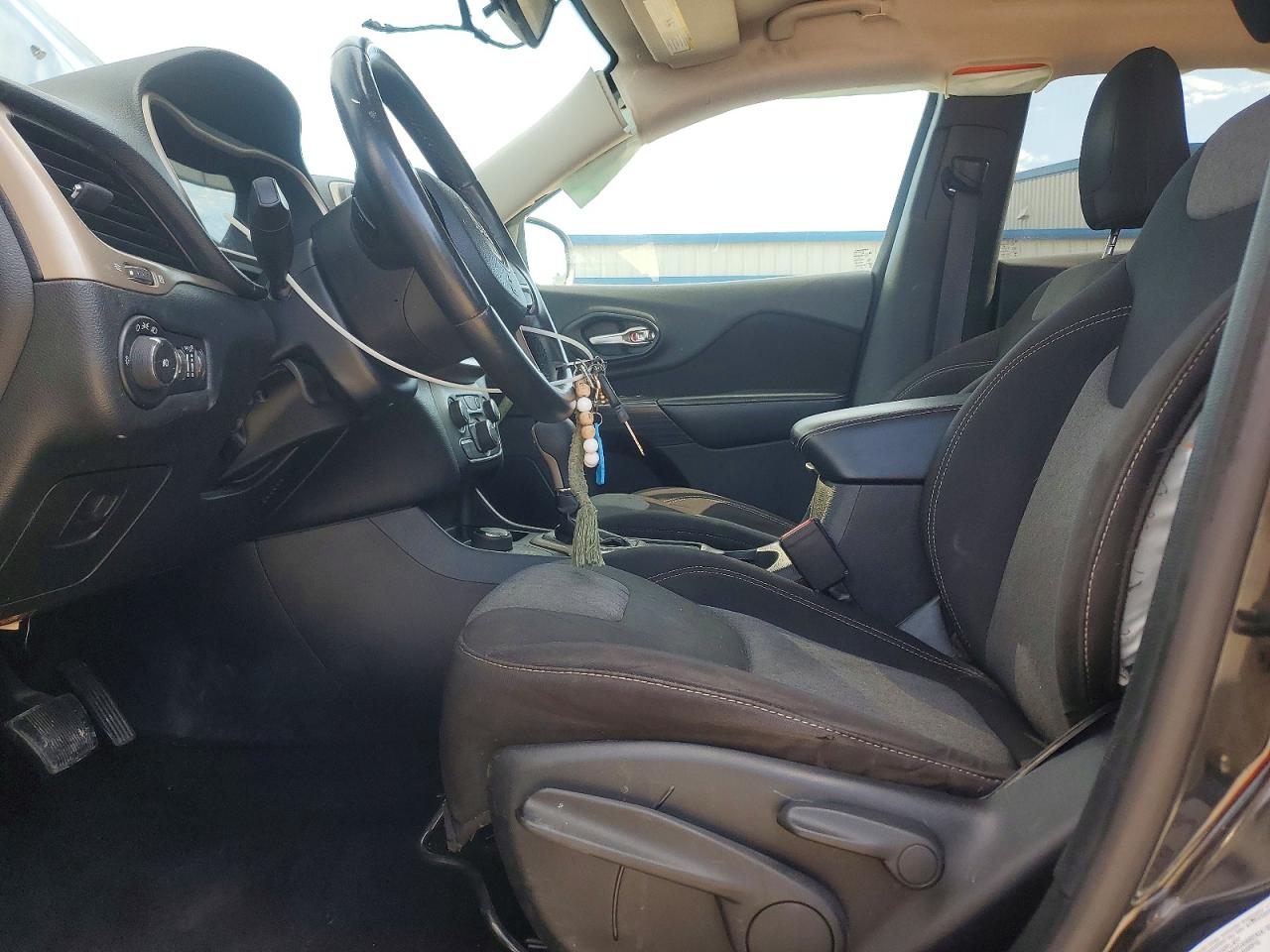 2014 Jeep Cherokee Latitude Black vin: 1C4PJMCS6EW232395
