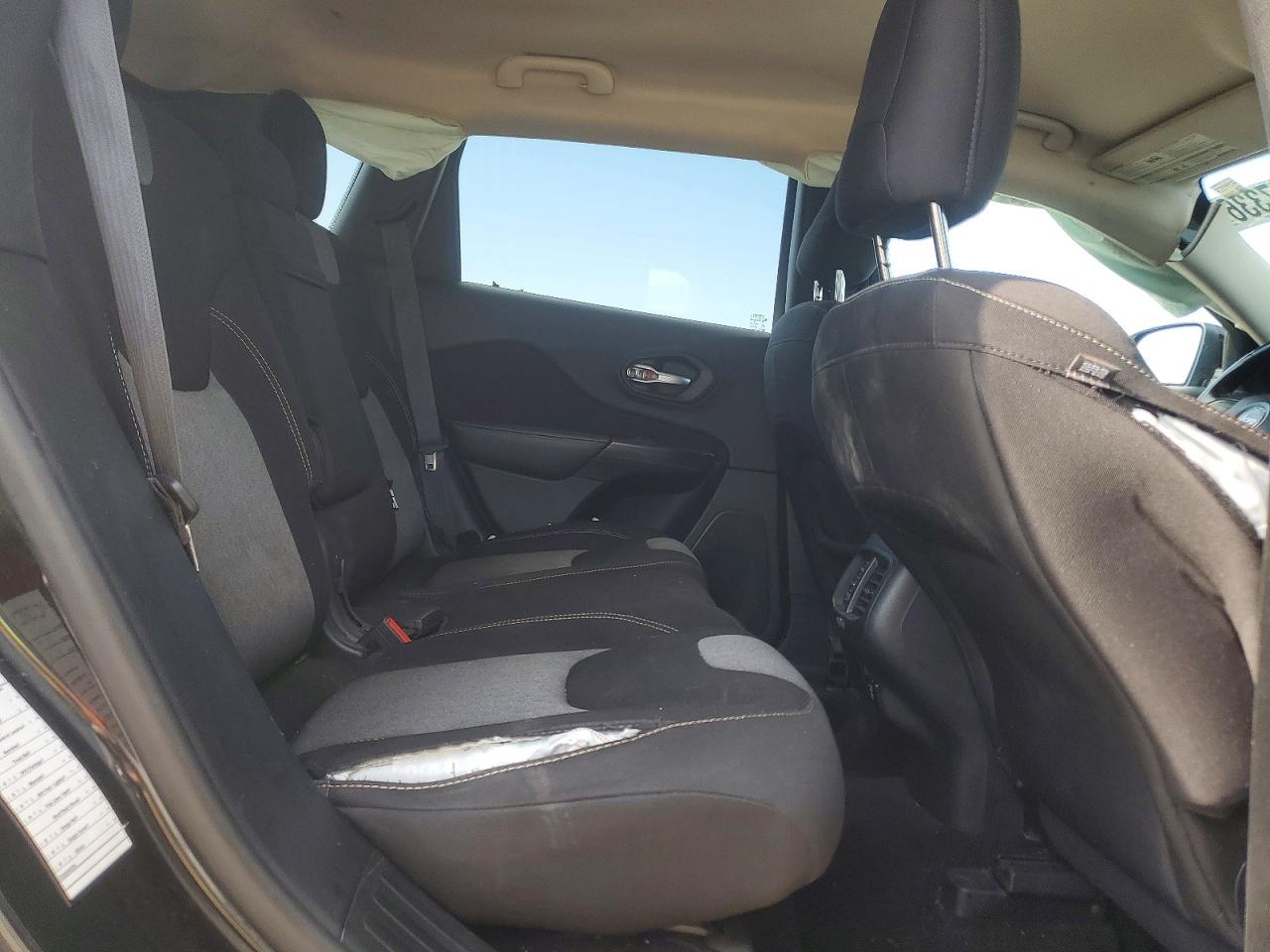 2014 Jeep Cherokee Latitude Black vin: 1C4PJMCS6EW232395