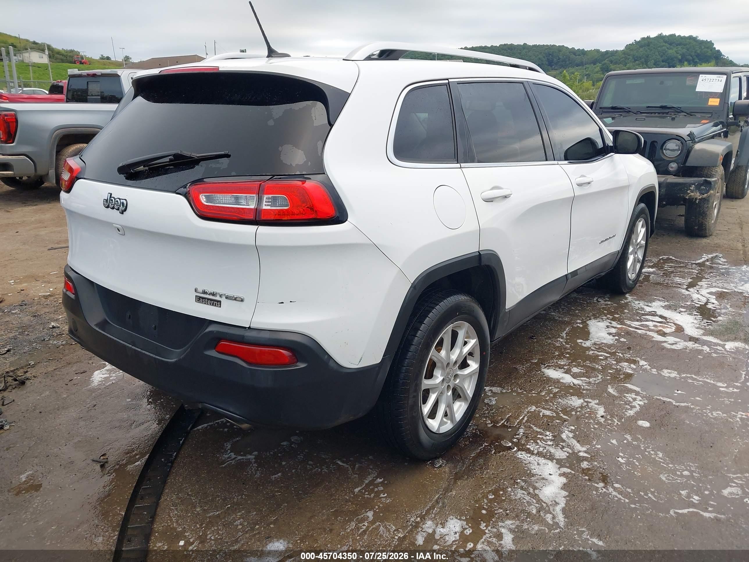 2014 Jeep Cherokee Latitude White vin: 1C4PJMCS6EW286506