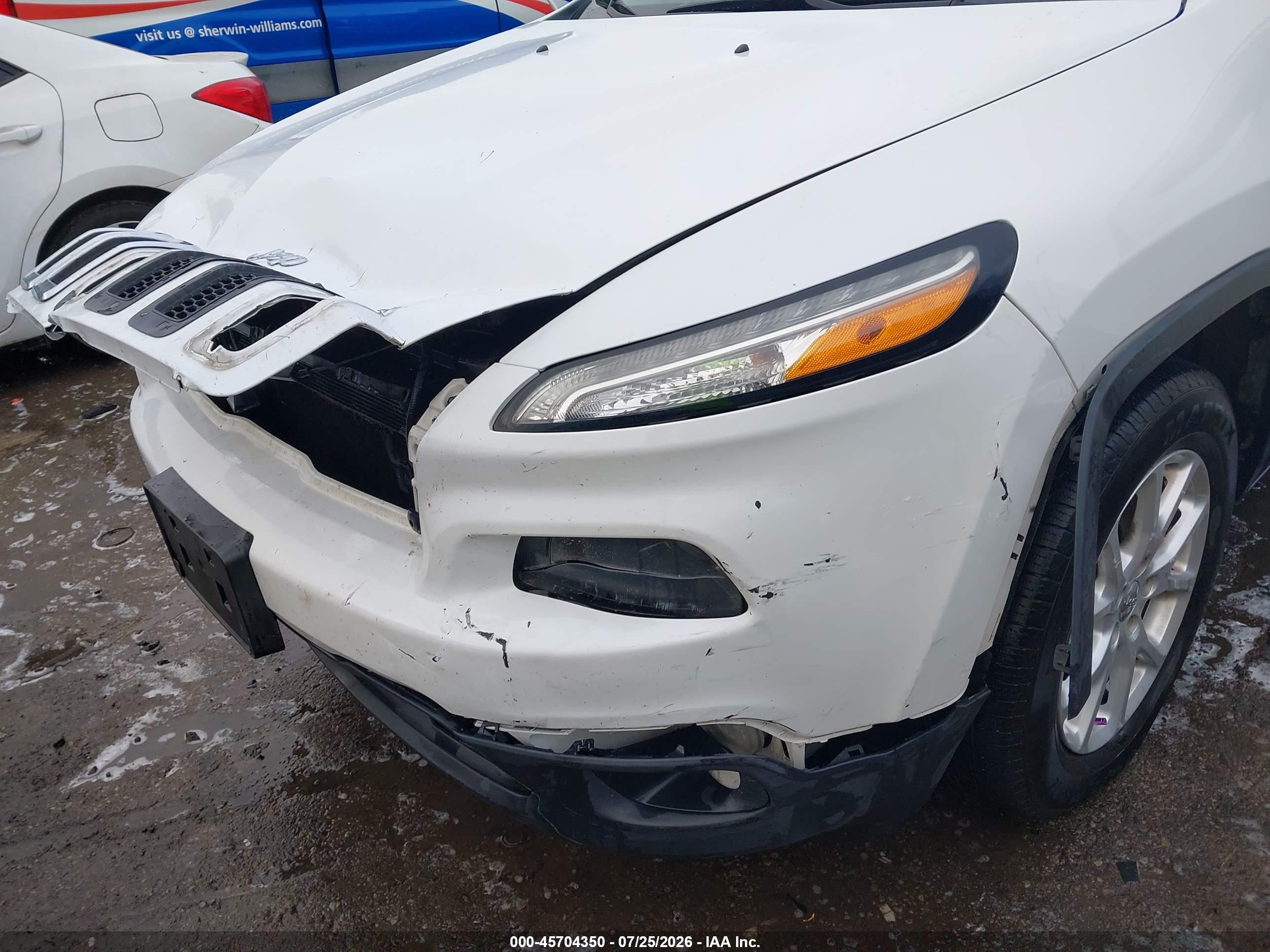 2014 Jeep Cherokee Latitude White vin: 1C4PJMCS6EW286506