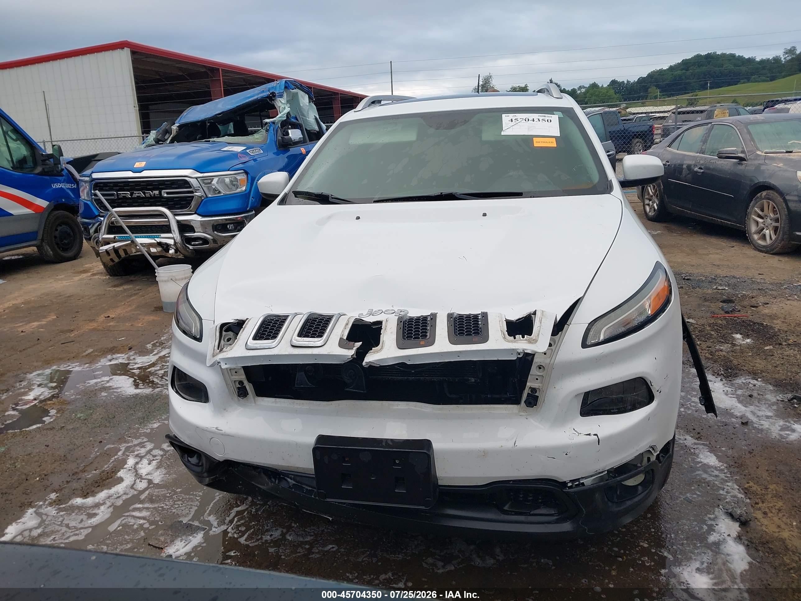 2014 Jeep Cherokee Latitude White vin: 1C4PJMCS6EW286506