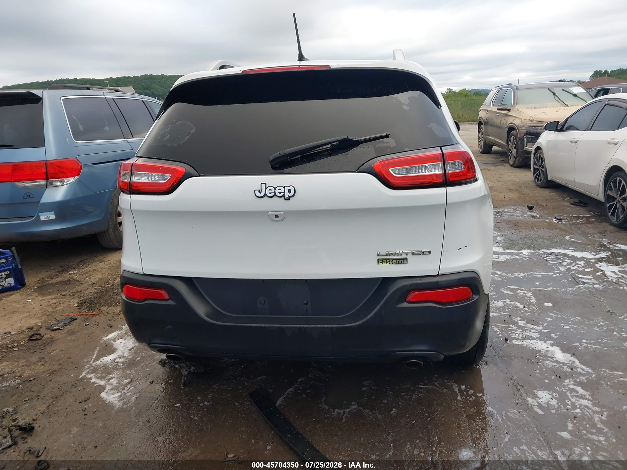 2014 Jeep Cherokee Latitude White vin: 1C4PJMCS6EW286506