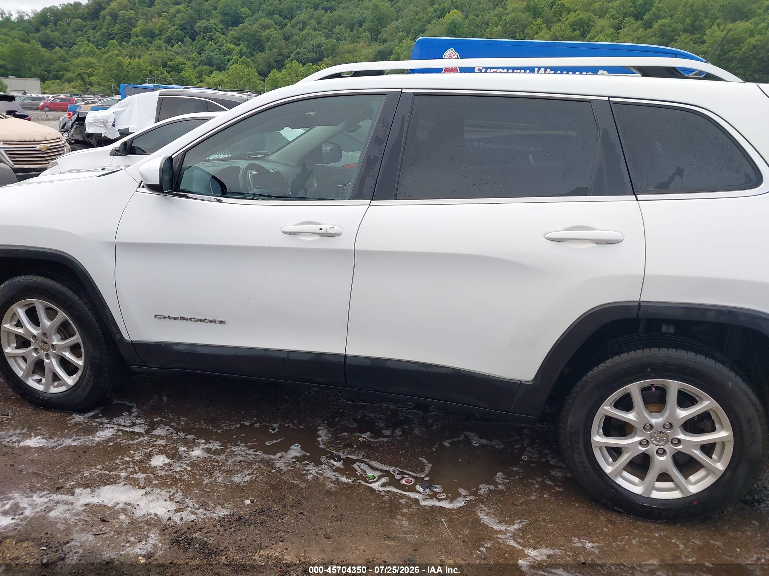2014 Jeep Cherokee Latitude White vin: 1C4PJMCS6EW286506