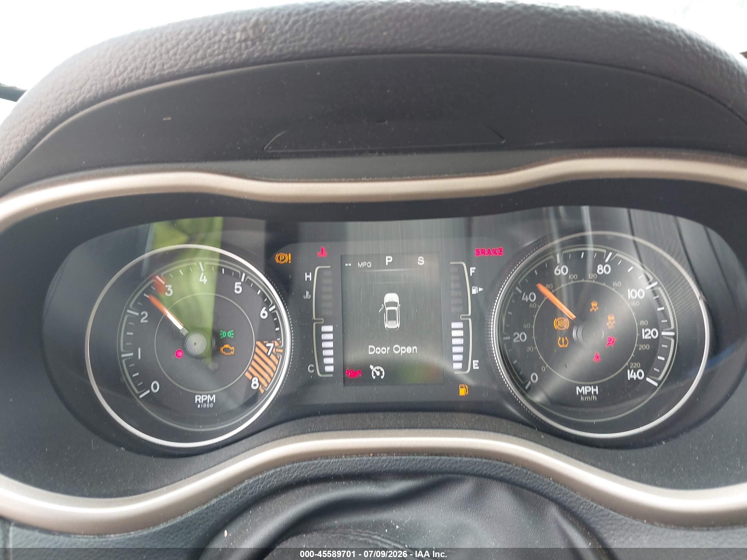 2015 Jeep Cherokee Latitude Red vin: 1C4PJMCS6FW528597