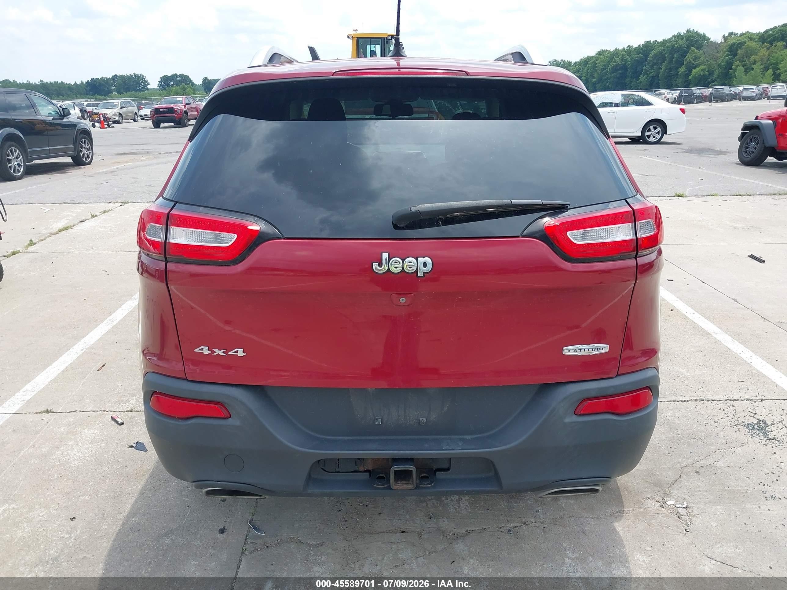 2015 Jeep Cherokee Latitude Red vin: 1C4PJMCS6FW528597