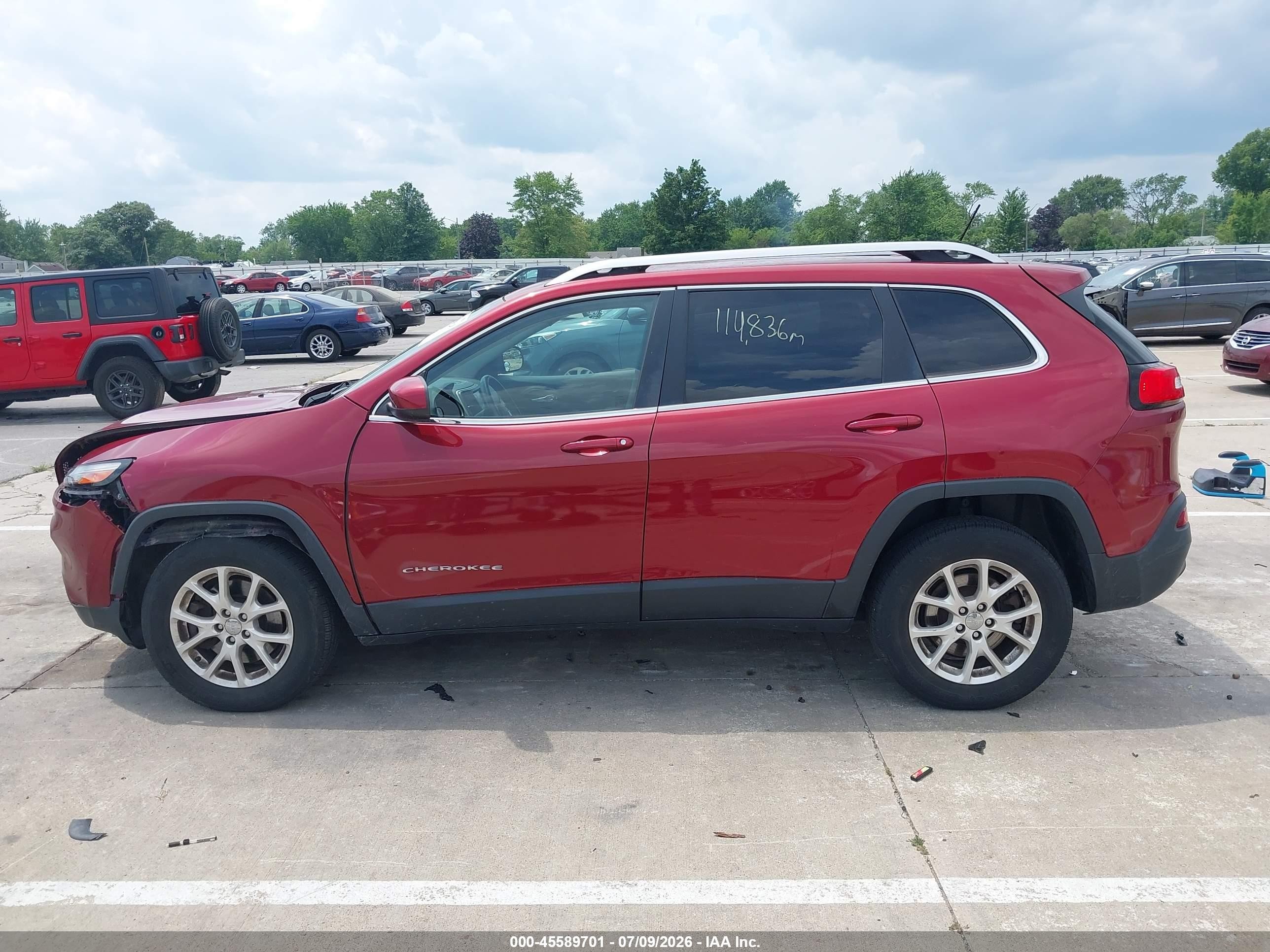 2015 Jeep Cherokee Latitude Red vin: 1C4PJMCS6FW528597