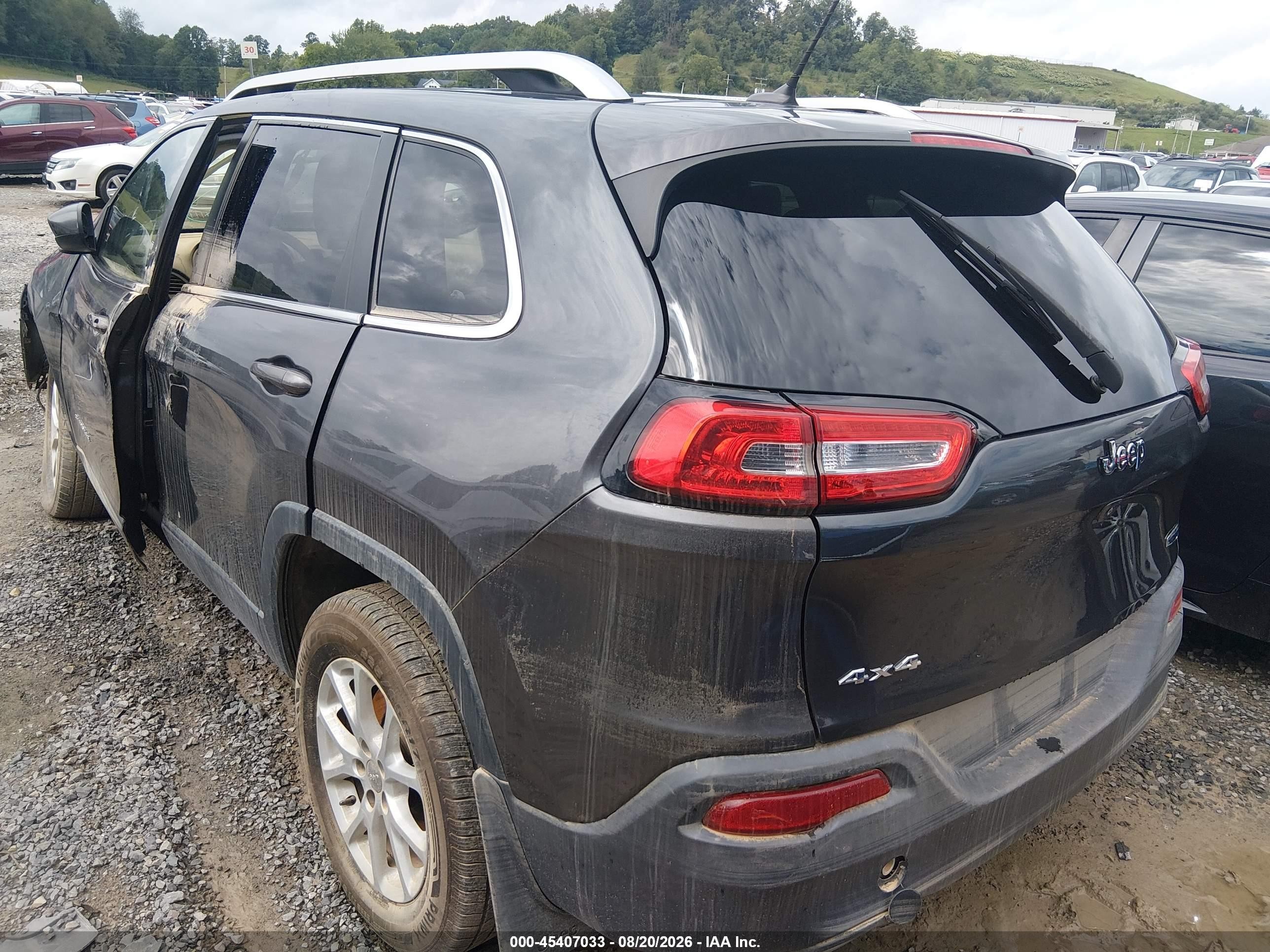 2015 Jeep Cherokee Latitude Gray vin: 1C4PJMCS6FW551961