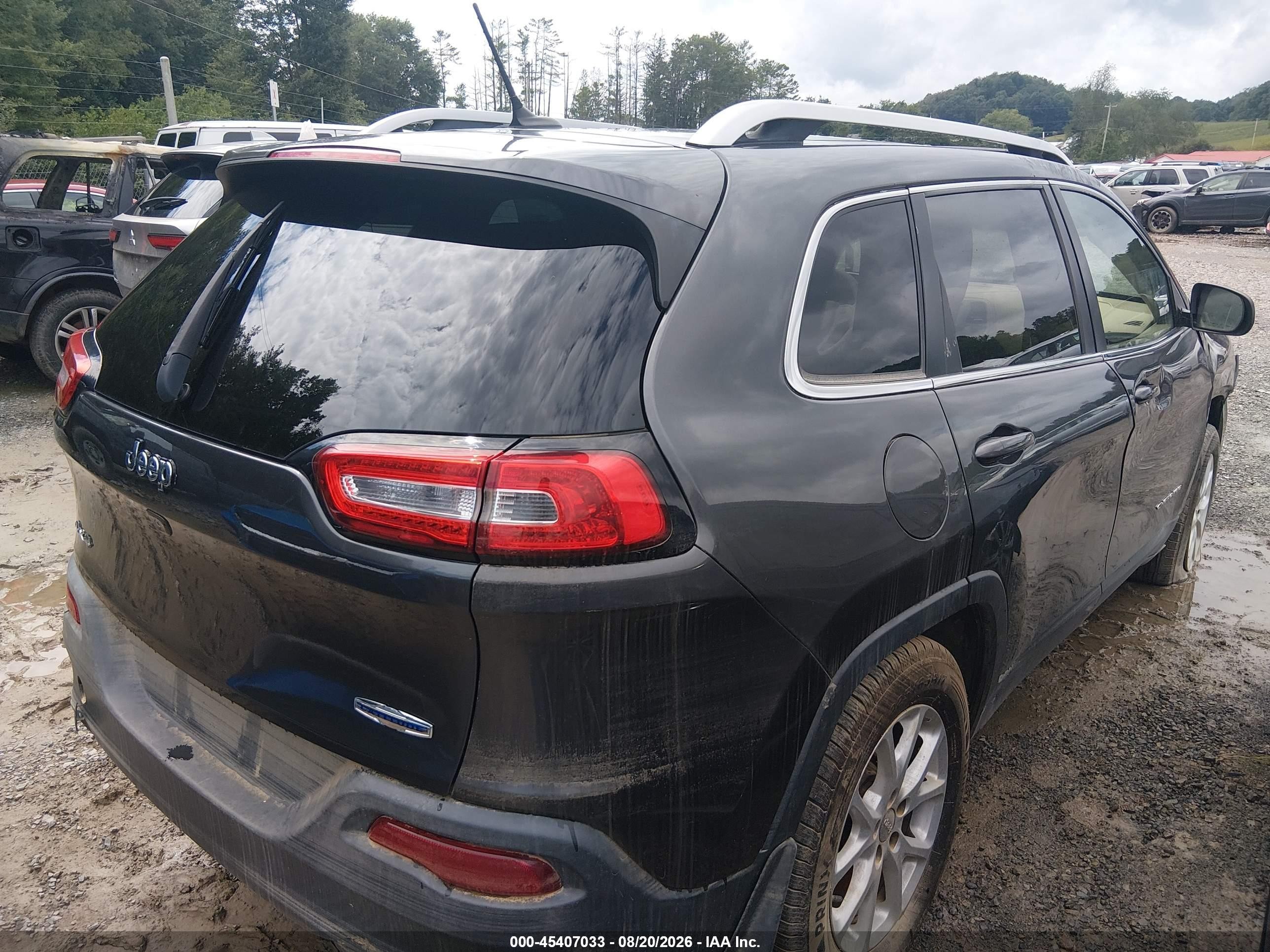 2015 Jeep Cherokee Latitude Gray vin: 1C4PJMCS6FW551961