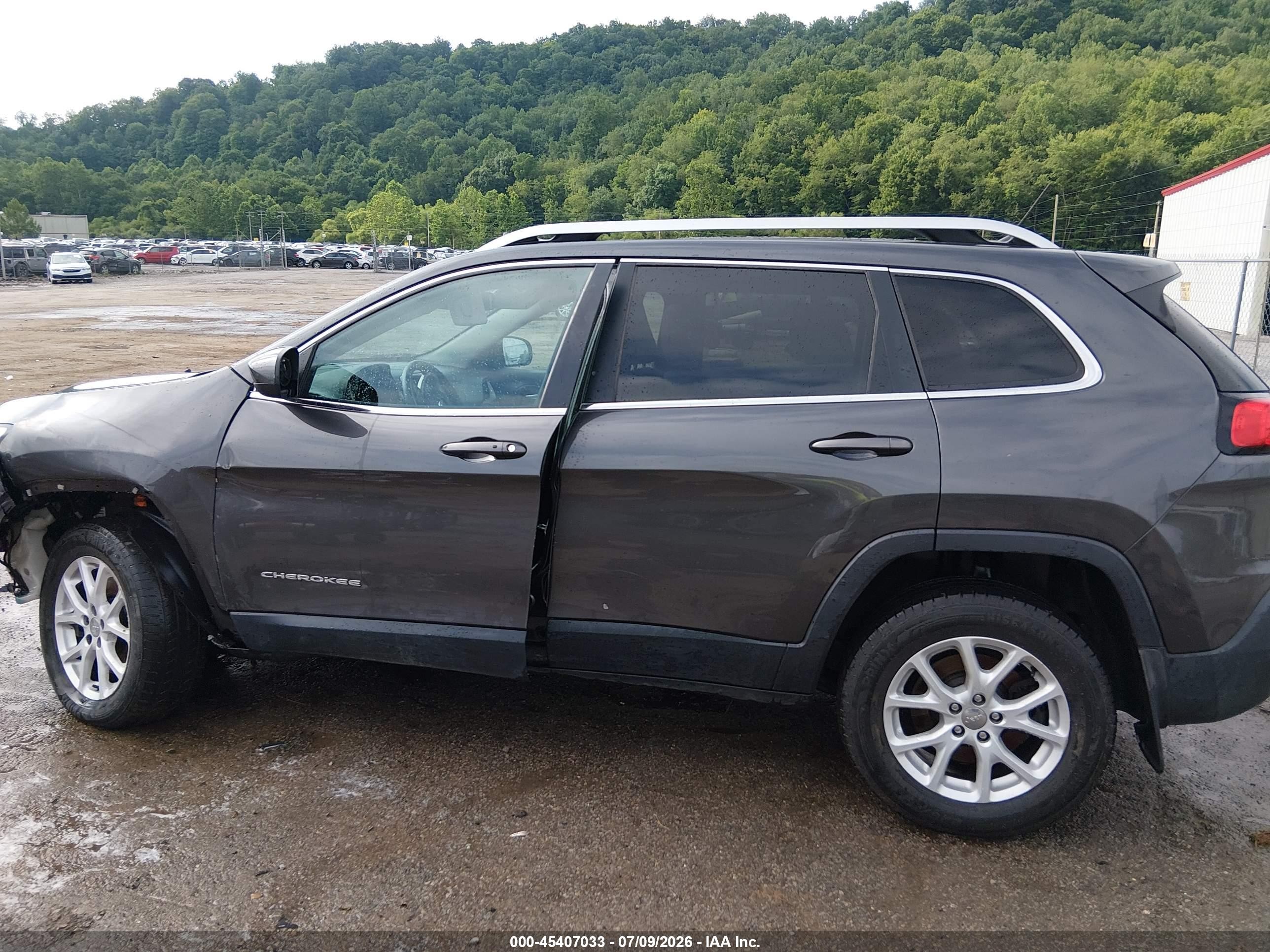 2015 Jeep Cherokee Latitude Gray vin: 1C4PJMCS6FW551961