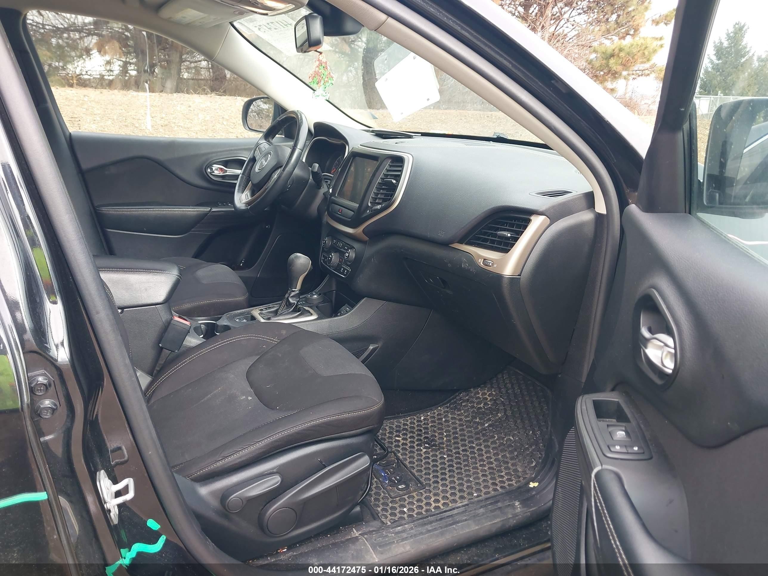 2015 Jeep Cherokee Latitude Black vin: 1C4PJMCS6FW577380