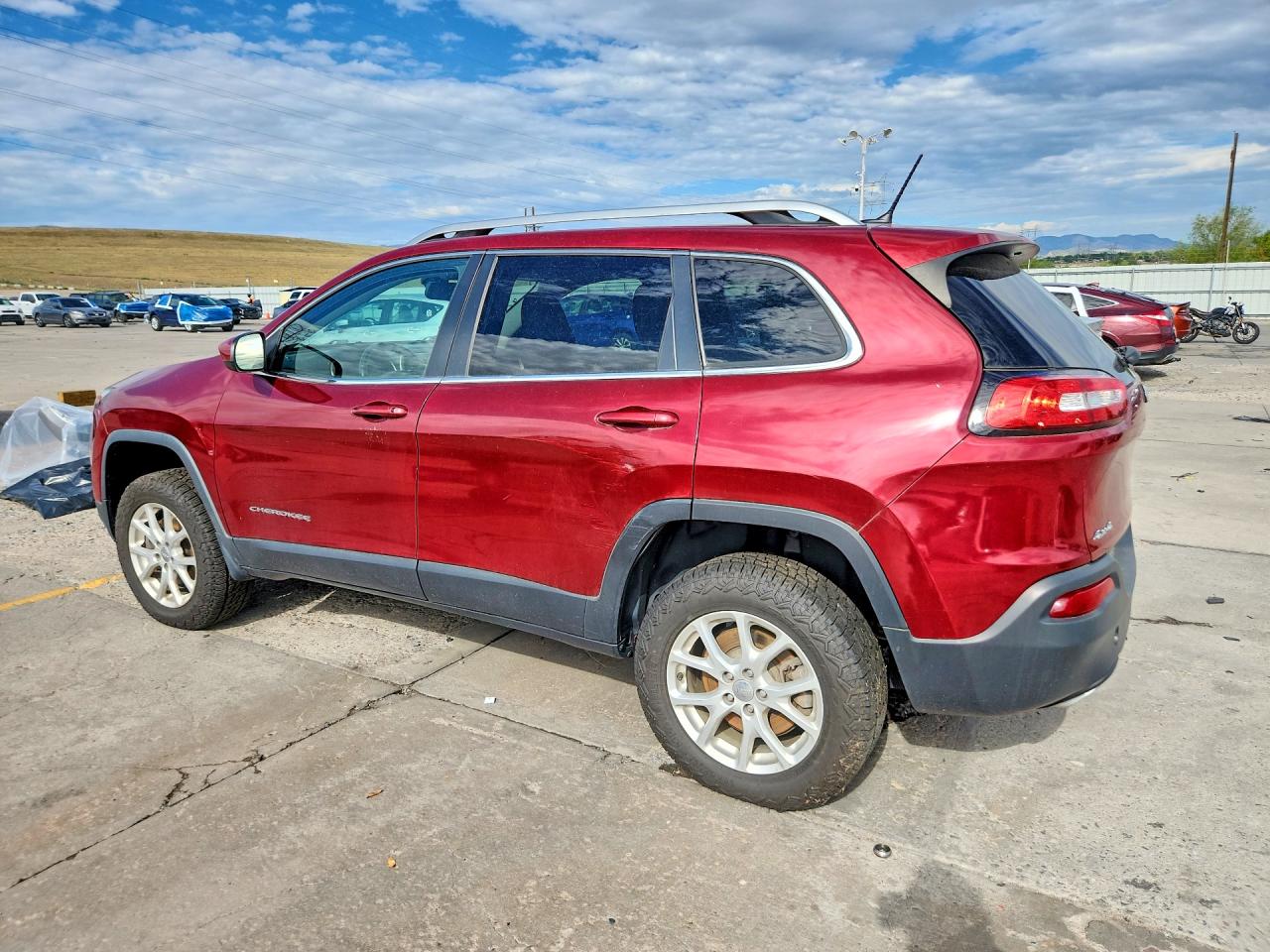 2015 Jeep Cherokee Latitude Burgundy vin: 1C4PJMCS6FW601435
