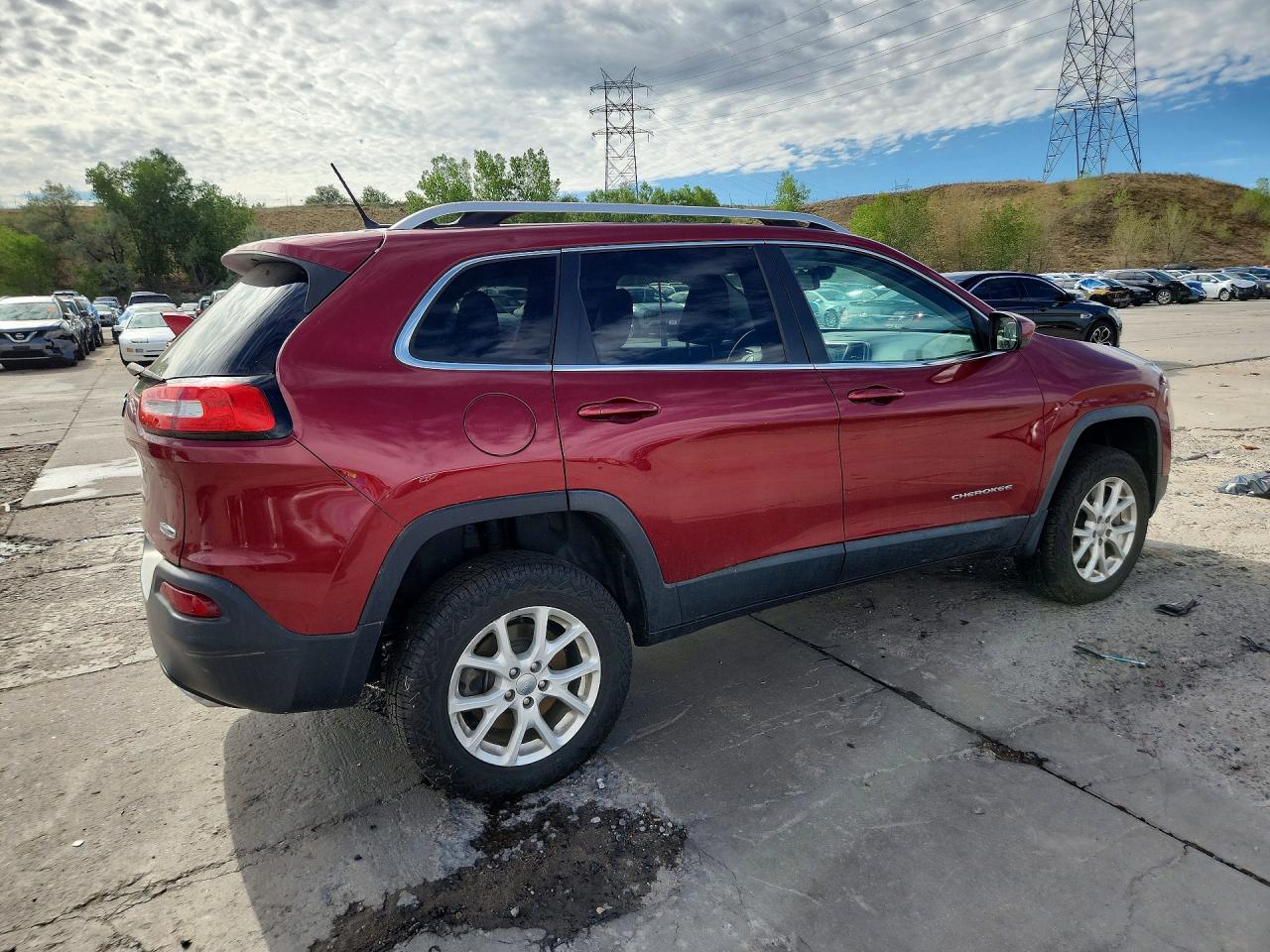 2015 Jeep Cherokee Latitude Burgundy vin: 1C4PJMCS6FW601435