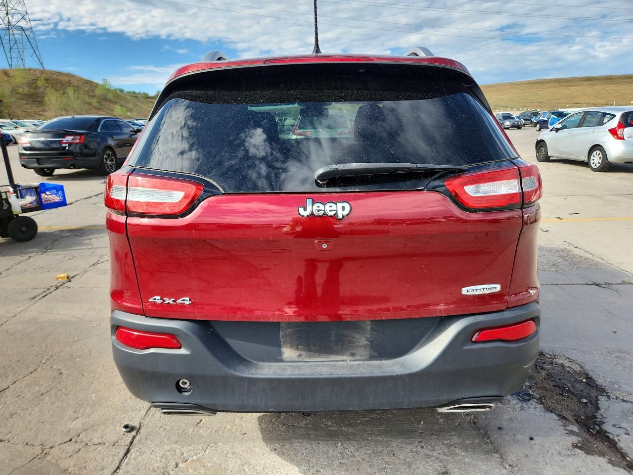 2015 Jeep Cherokee Latitude Burgundy vin: 1C4PJMCS6FW601435