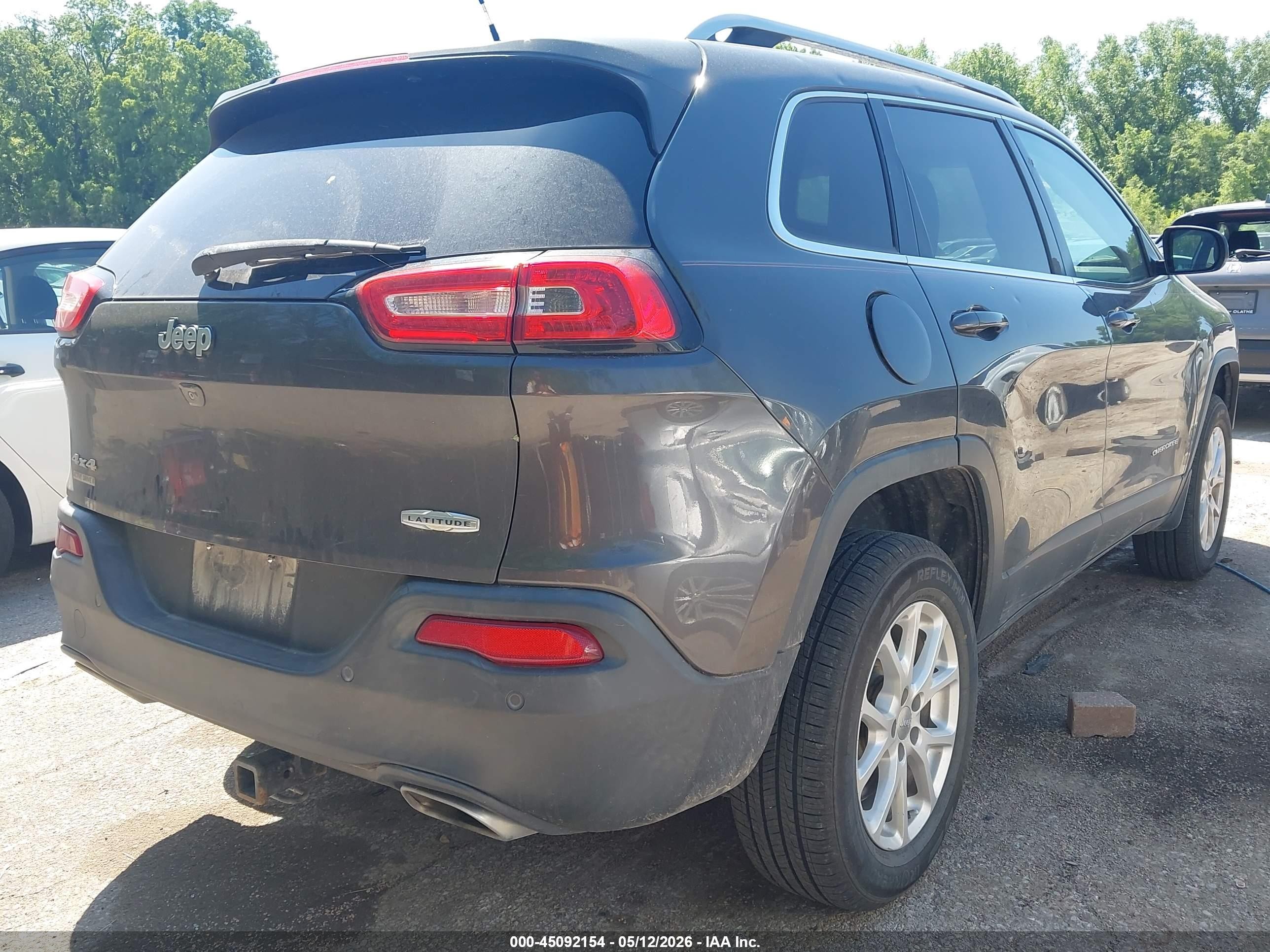 2015 Jeep Cherokee Latitude Gray vin: 1C4PJMCS6FW601595