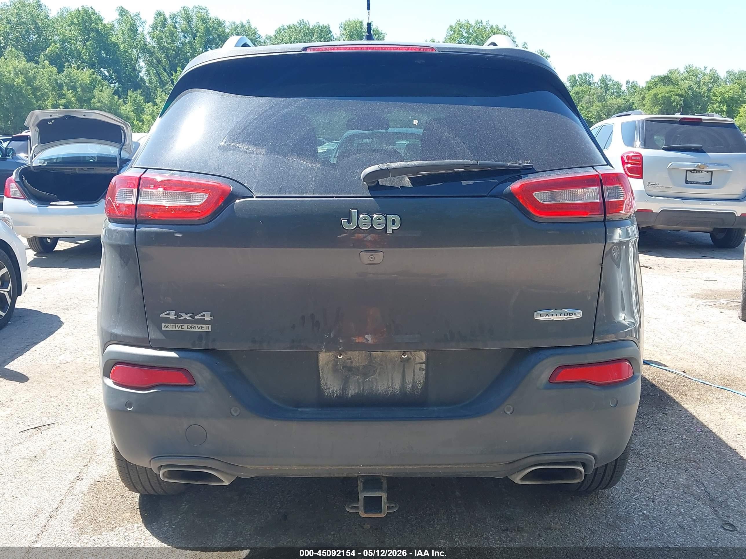 2015 Jeep Cherokee Latitude Gray vin: 1C4PJMCS6FW601595