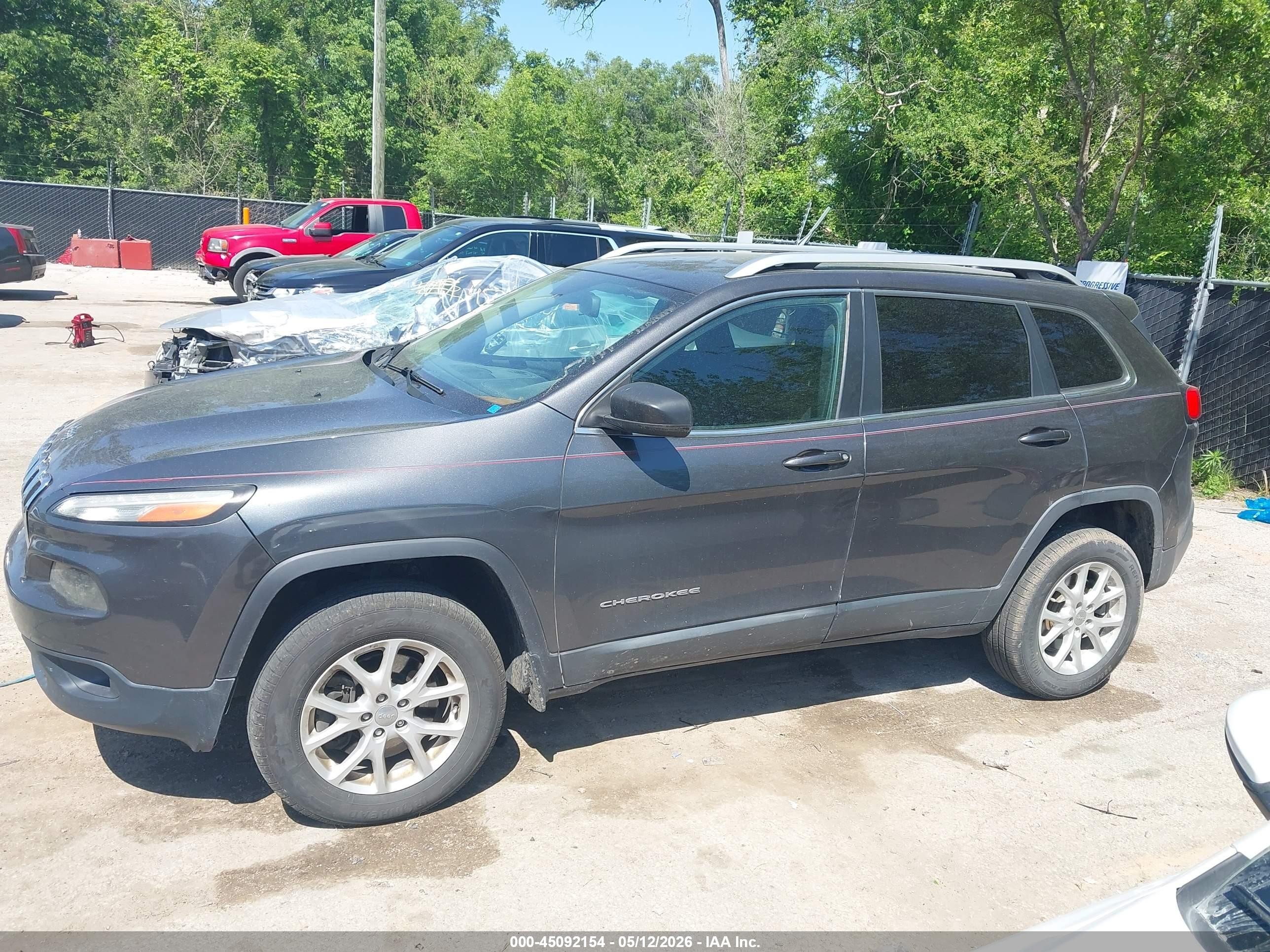 2015 Jeep Cherokee Latitude Gray vin: 1C4PJMCS6FW601595