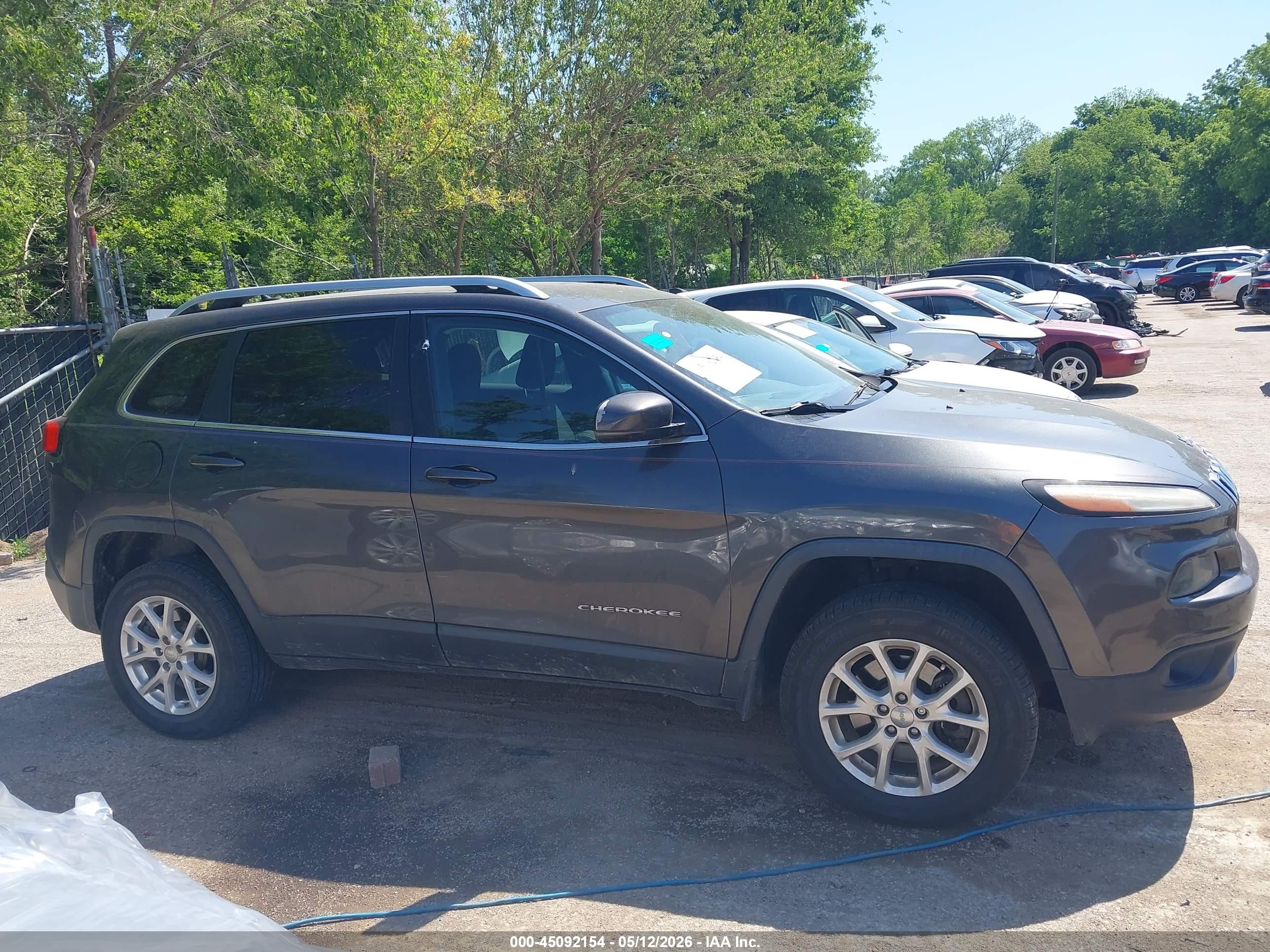2015 Jeep Cherokee Latitude Gray vin: 1C4PJMCS6FW601595