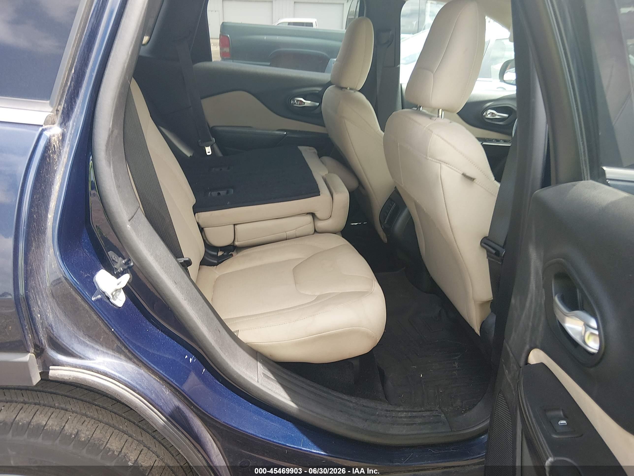 2015 Jeep Cherokee Latitude Dark Blue vin: 1C4PJMCS6FW633074