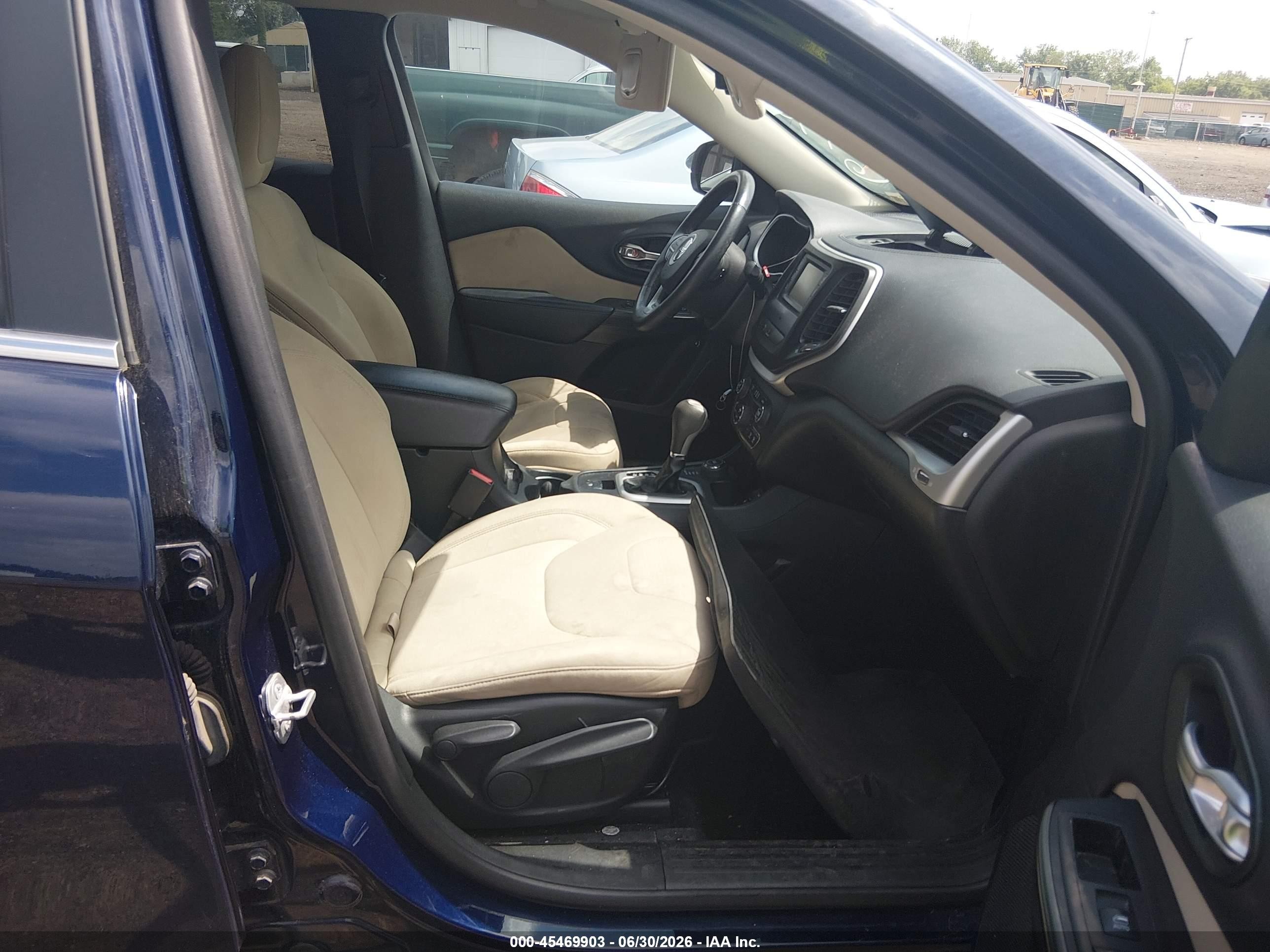2015 Jeep Cherokee Latitude Dark Blue vin: 1C4PJMCS6FW633074