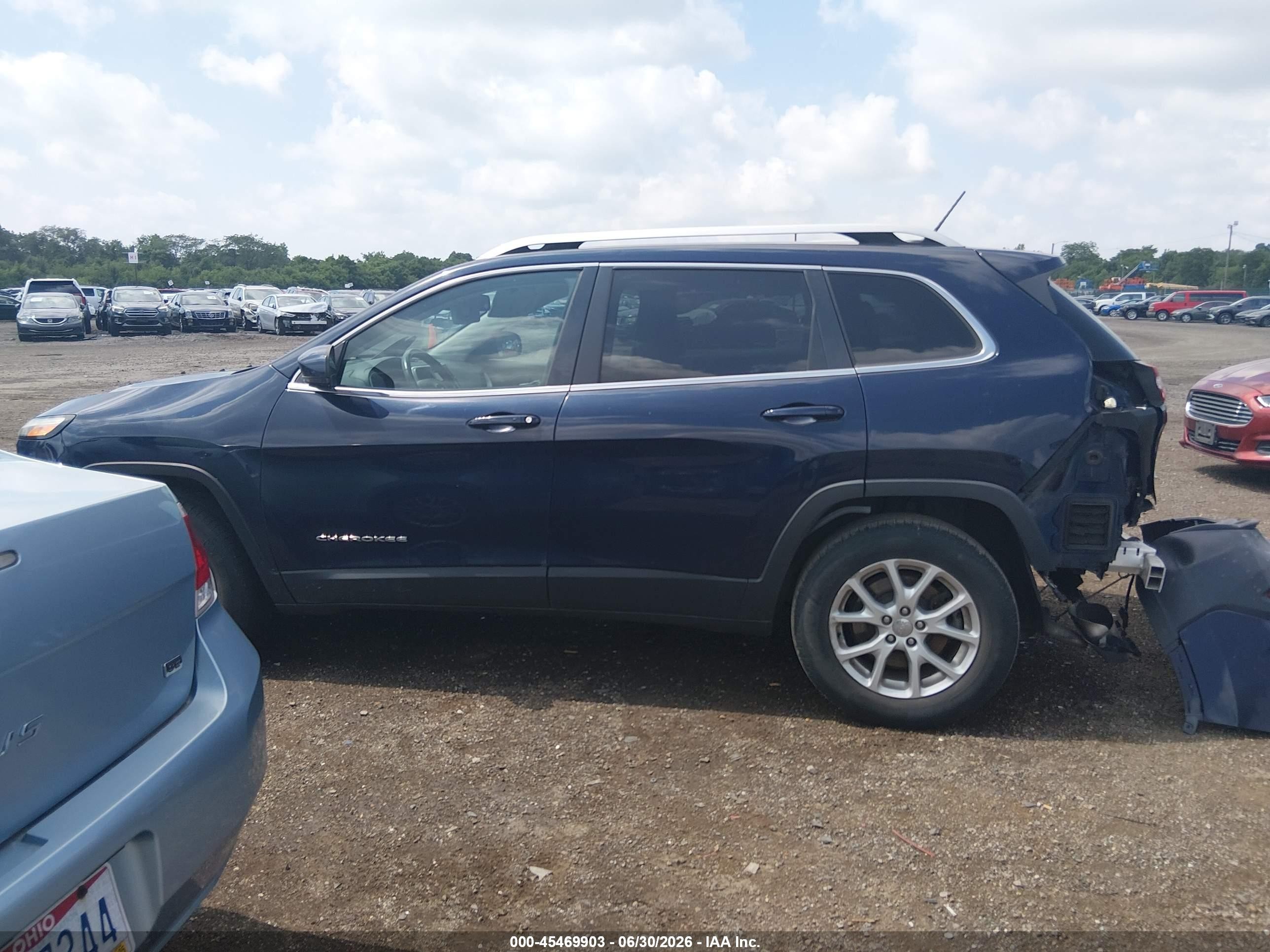 2015 Jeep Cherokee Latitude Dark Blue vin: 1C4PJMCS6FW633074