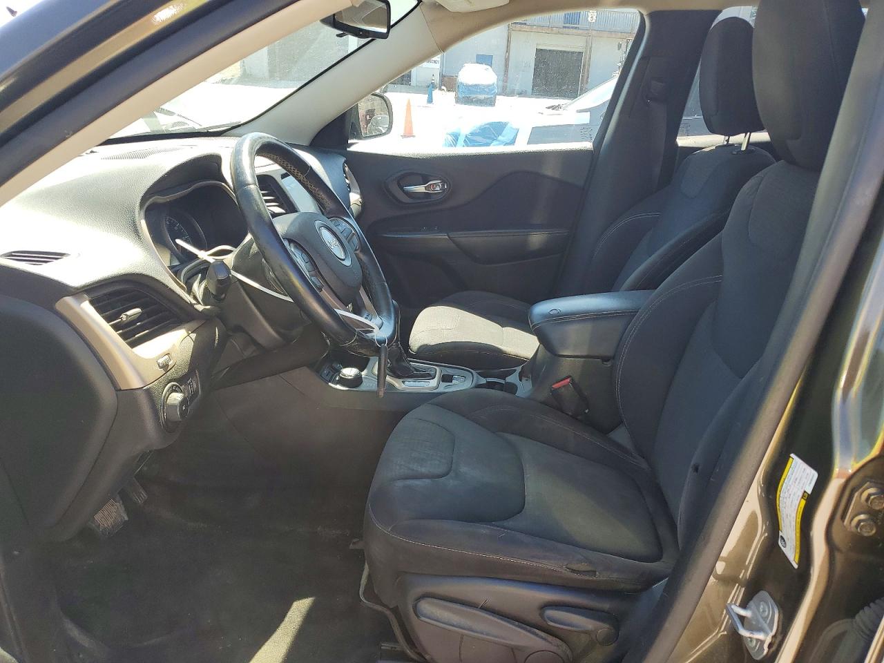 2015 Jeep Cherokee Latitude Зеленый vin: 1C4PJMCS6FW665331