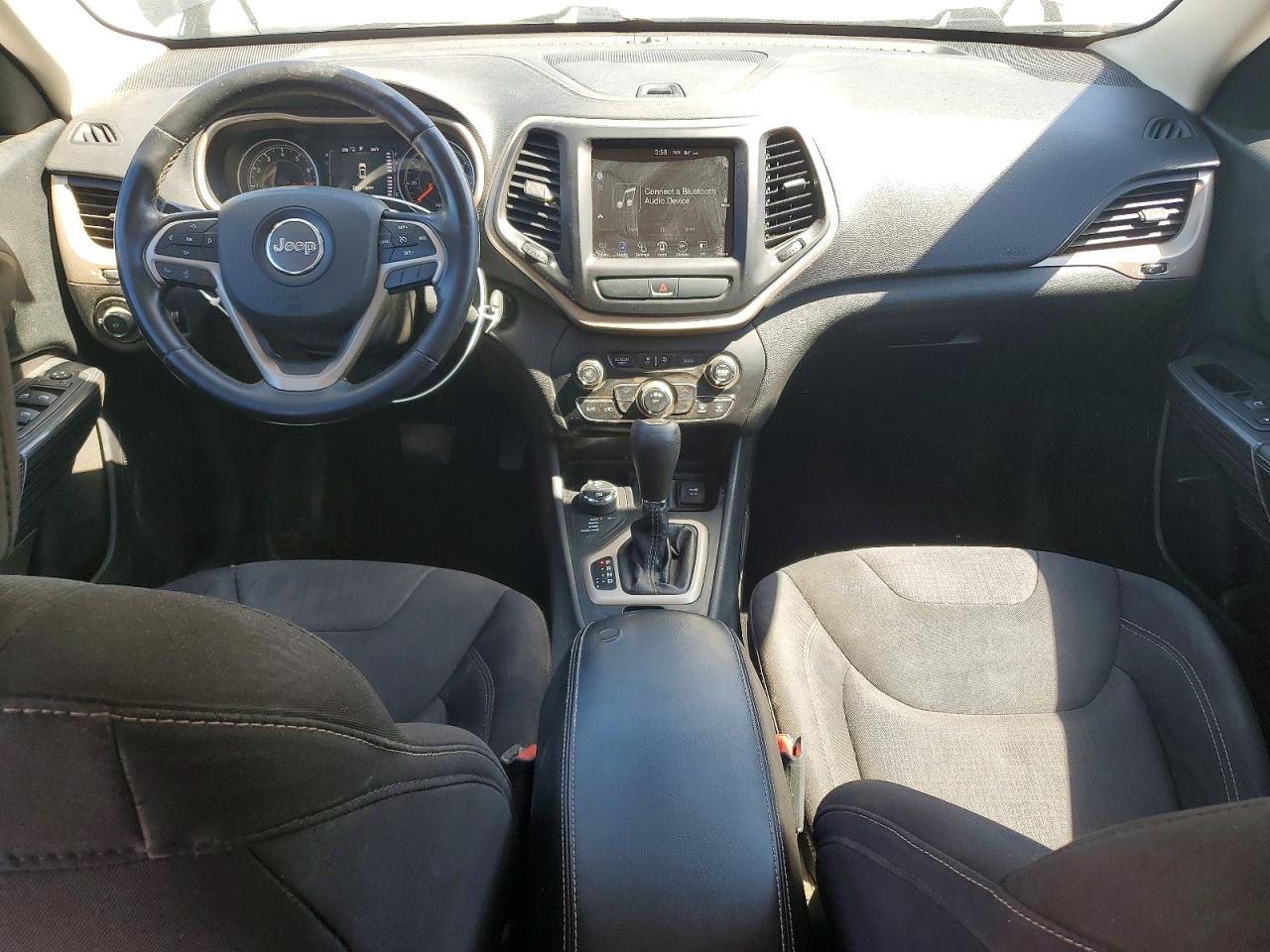 2015 Jeep Cherokee Latitude Зеленый vin: 1C4PJMCS6FW665331