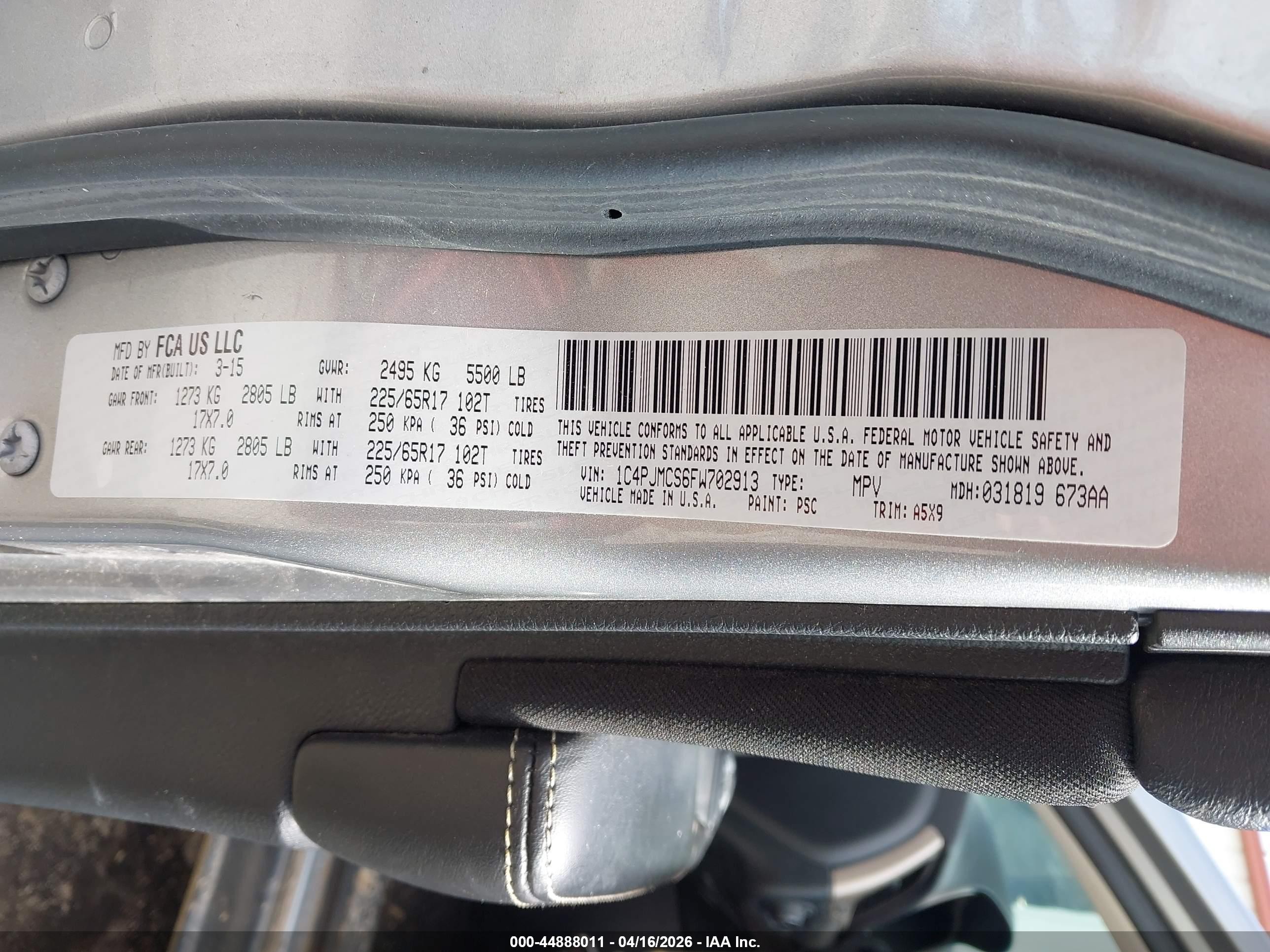 2015 Jeep Cherokee Latitude Серебряный vin: 1C4PJMCS6FW702913