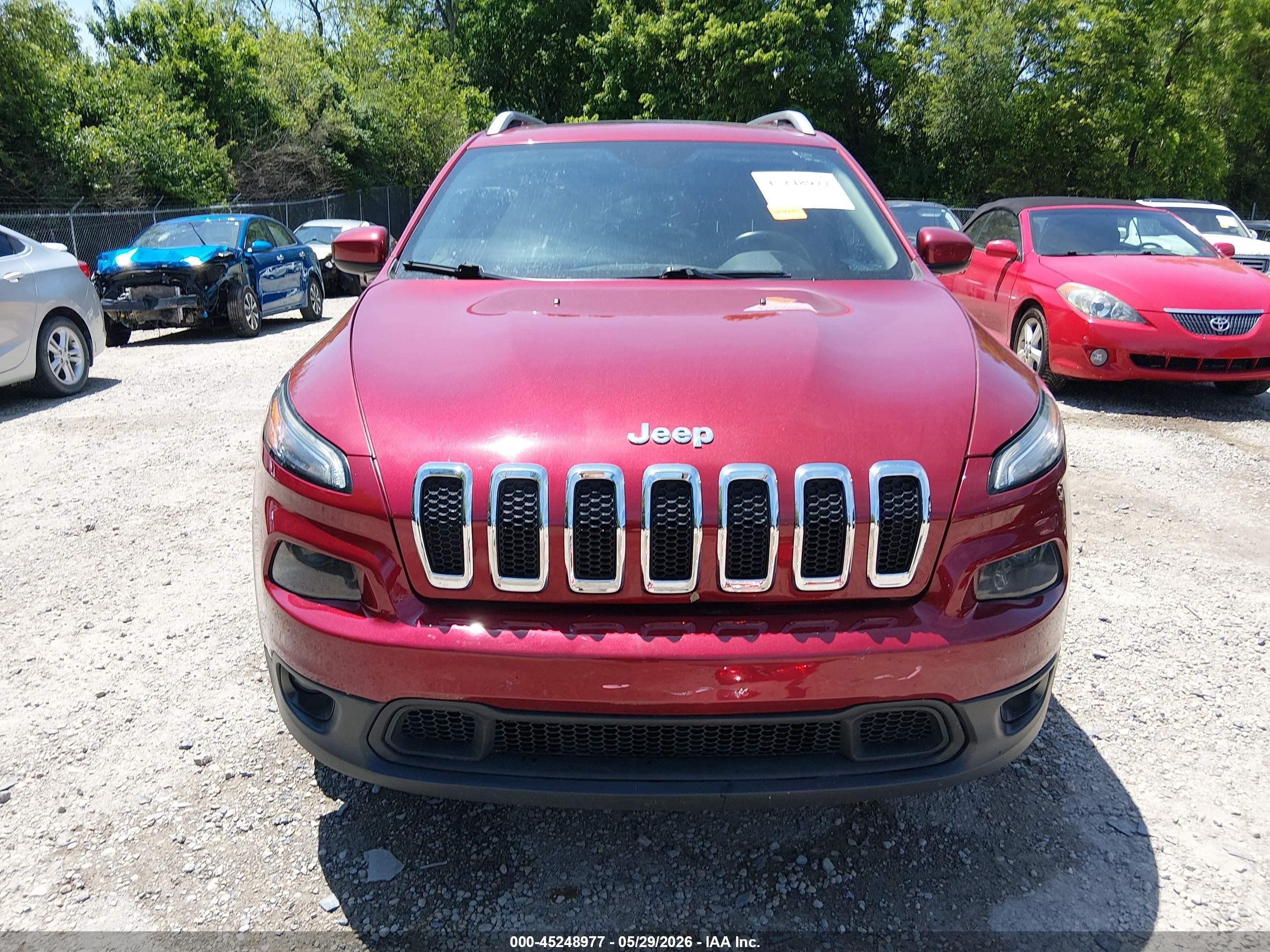 2015 Jeep Cherokee Latitude Red vin: 1C4PJMCS6FW725981