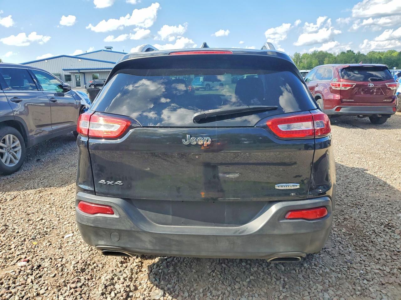 2015 Jeep Cherokee Latitude Black vin: 1C4PJMCS6FW753196