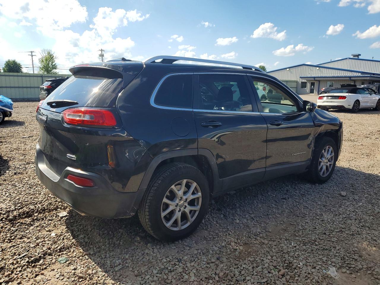 2015 Jeep Cherokee Latitude Black vin: 1C4PJMCS6FW753196