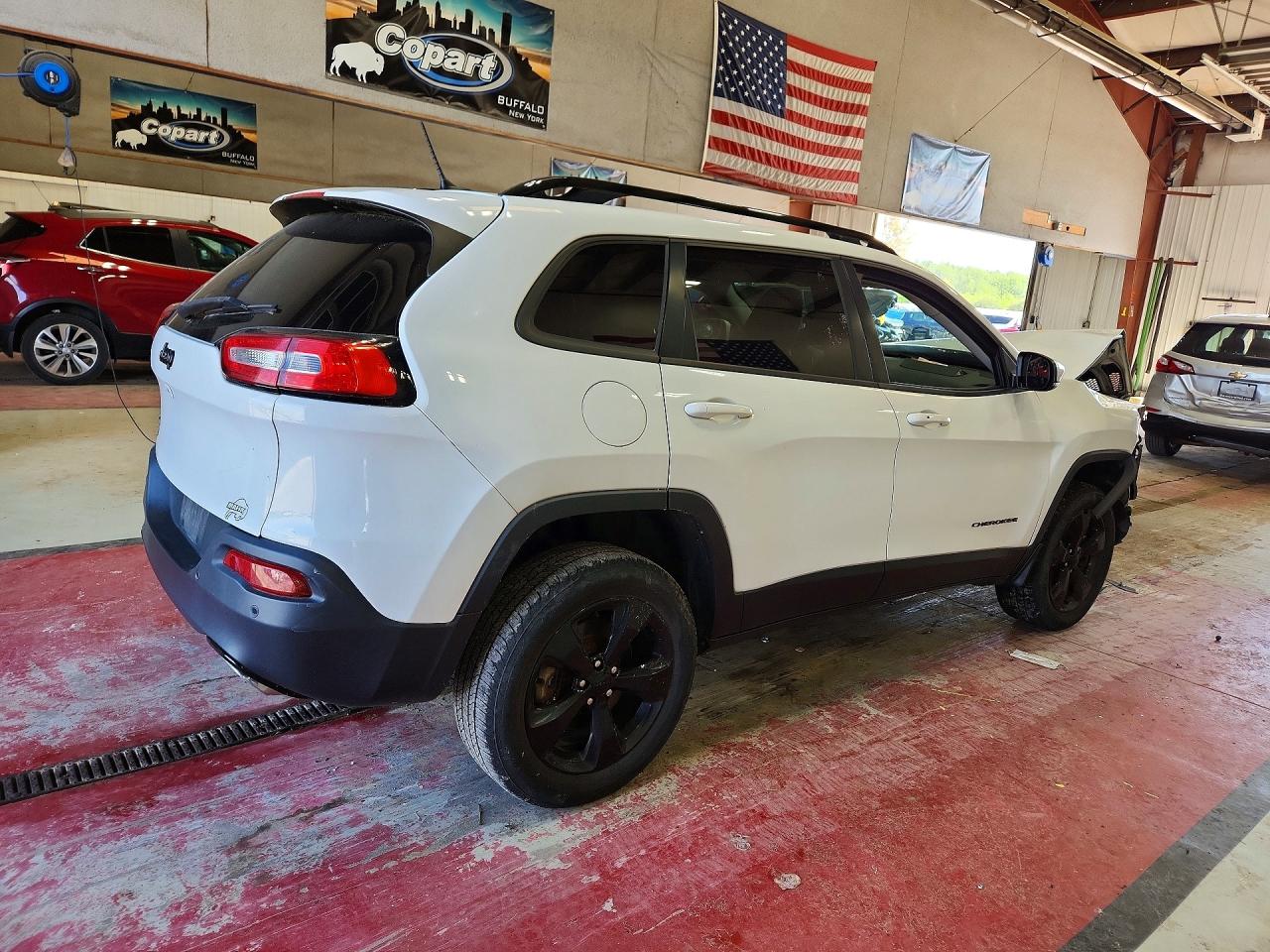 2015 Jeep Cherokee Latitude White vin: 1C4PJMCS6FW792676