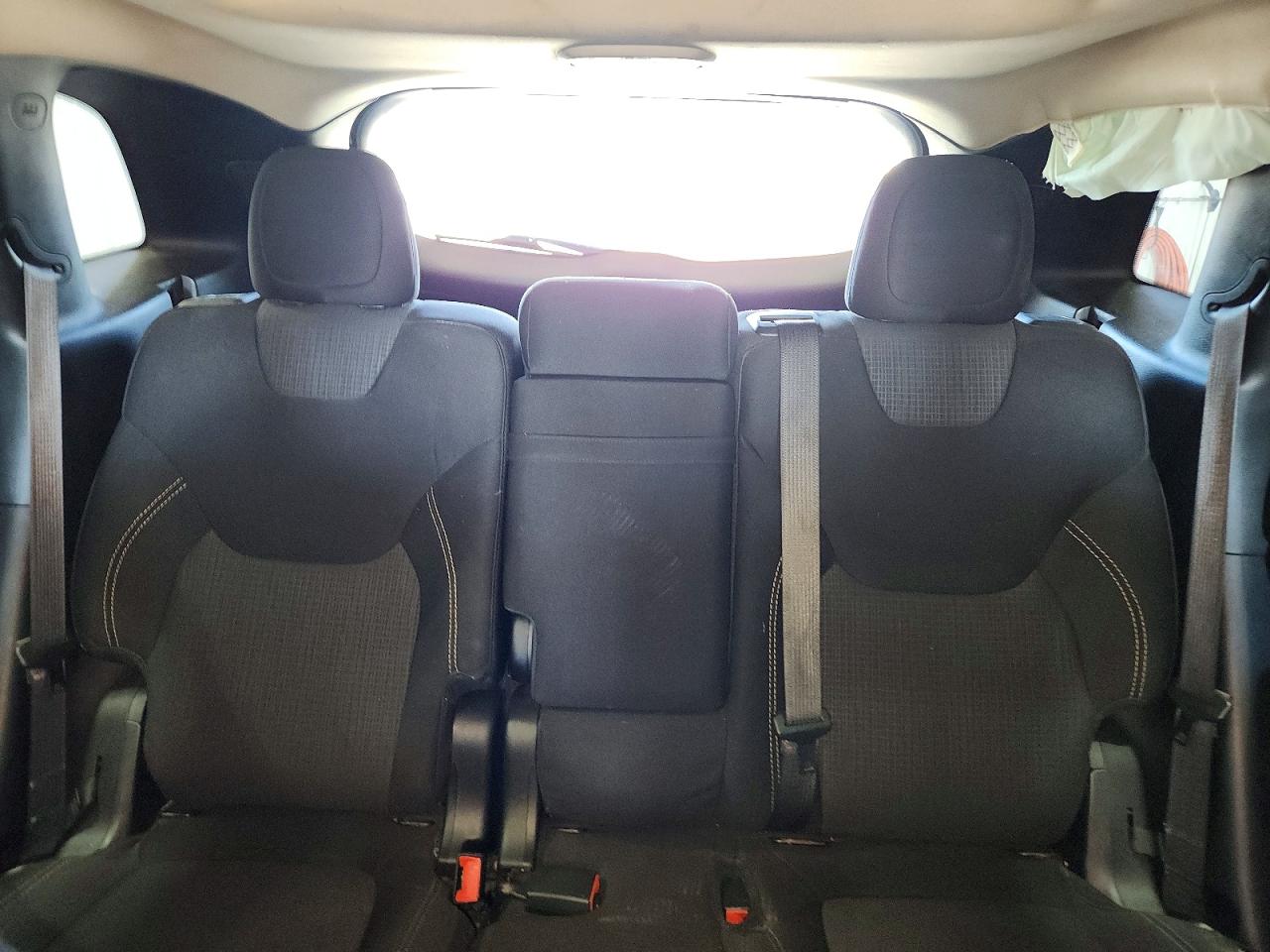 2015 Jeep Cherokee Latitude White vin: 1C4PJMCS6FW792676