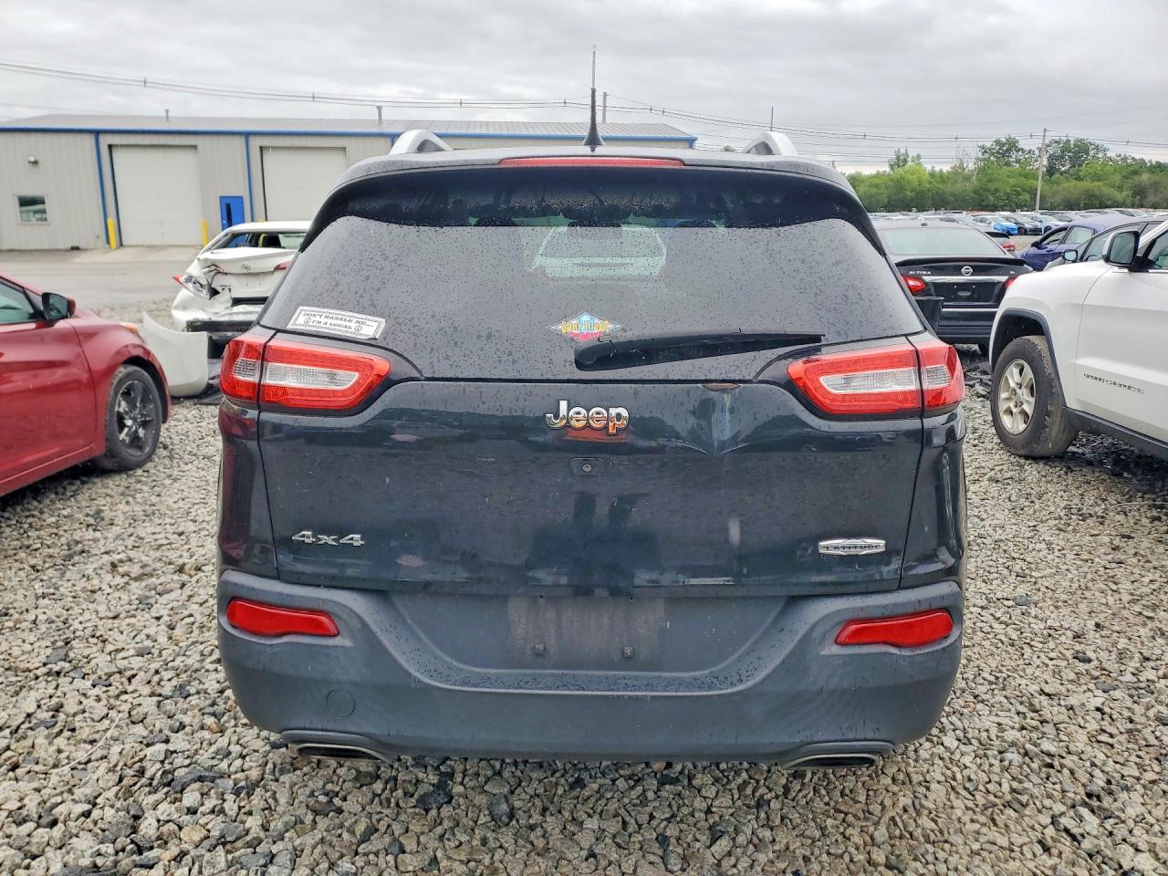 2015 Jeep Cherokee Latitude Black vin: 1C4PJMCS6FW794833