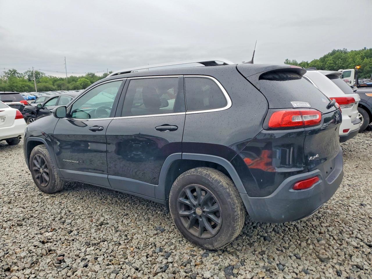 2015 Jeep Cherokee Latitude Black vin: 1C4PJMCS6FW794833
