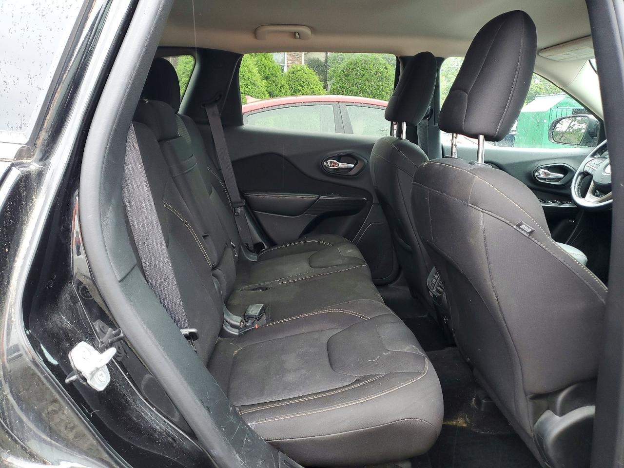 2015 Jeep Cherokee Latitude Black vin: 1C4PJMCS6FW794833