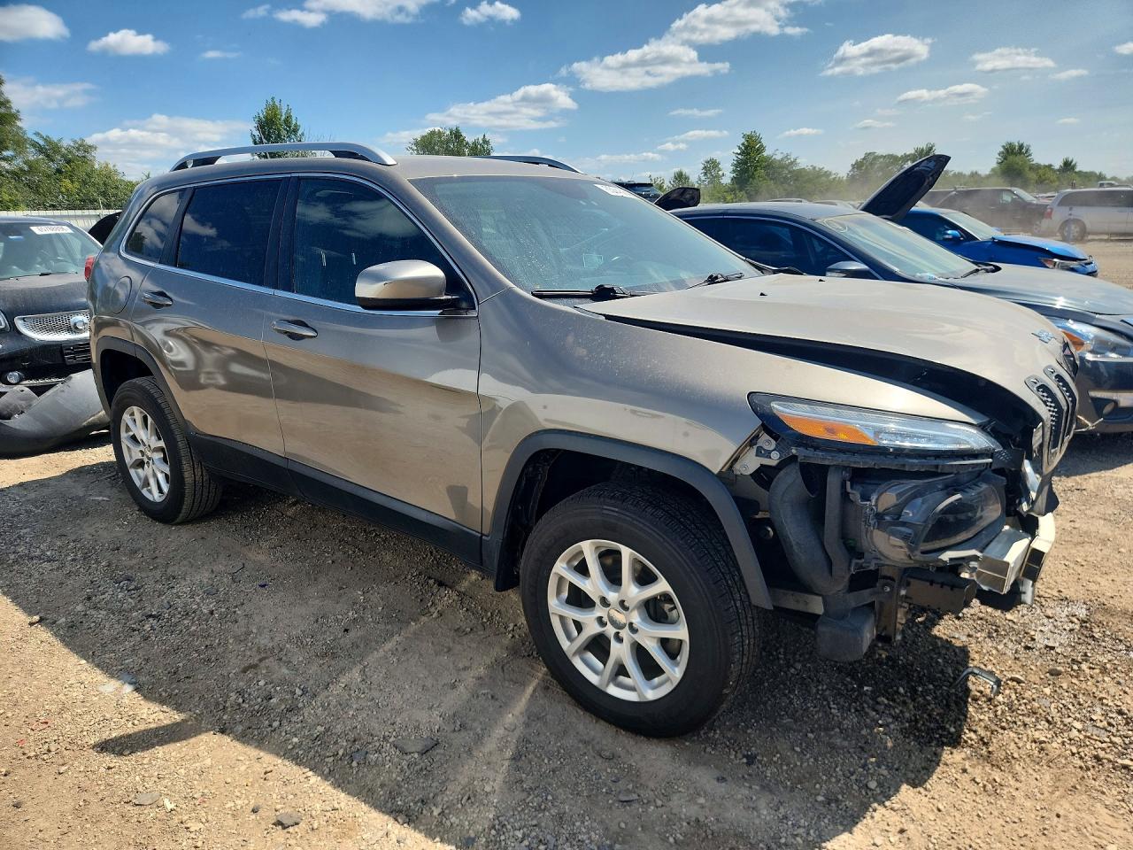 2017 Jeep Cherokee Latitude Brown vin: 1C4PJMCS6HW532717